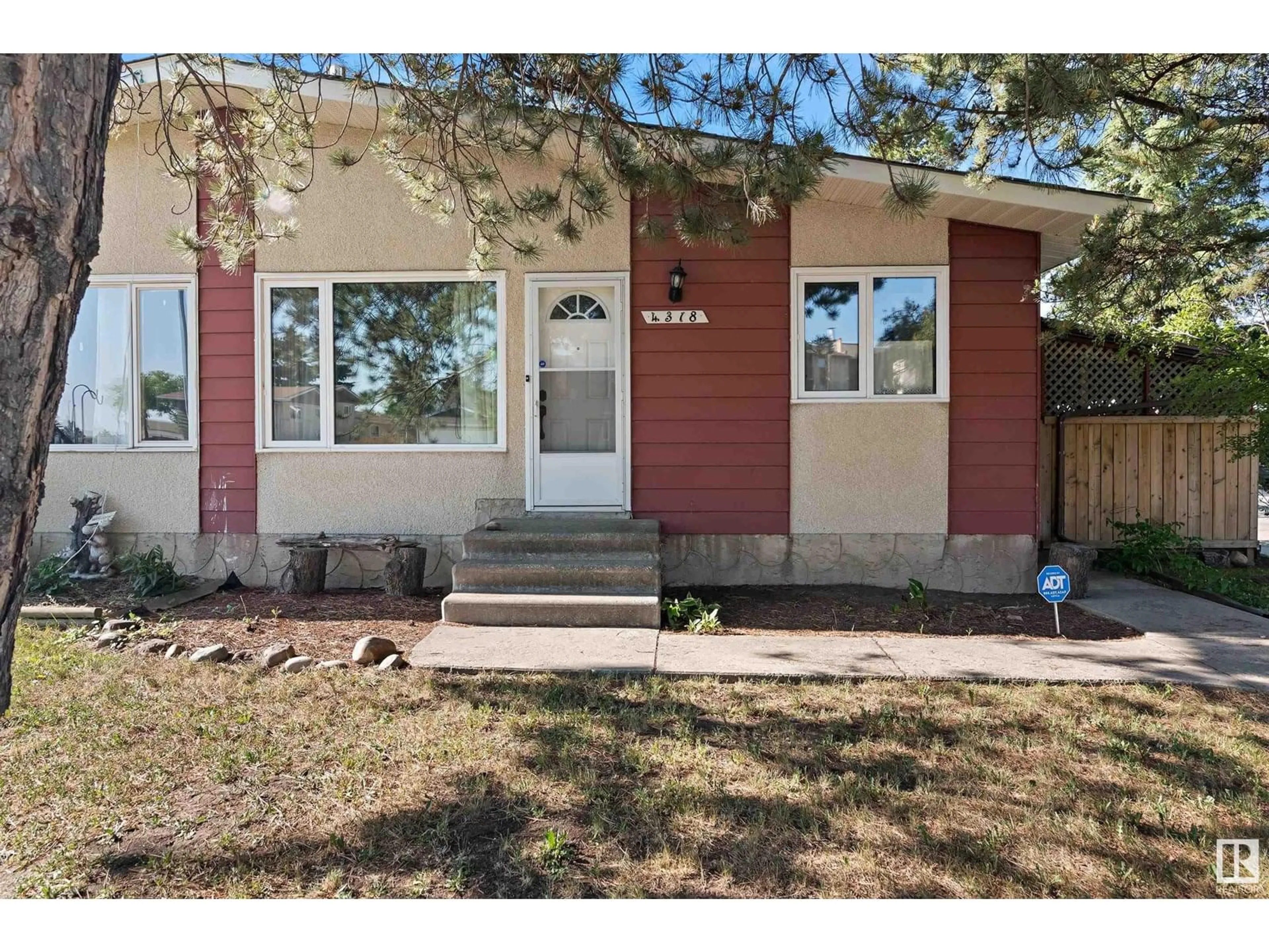 Home with vinyl exterior material, street for 4318 44 AV, Stony Plain Alberta T7Z1J3