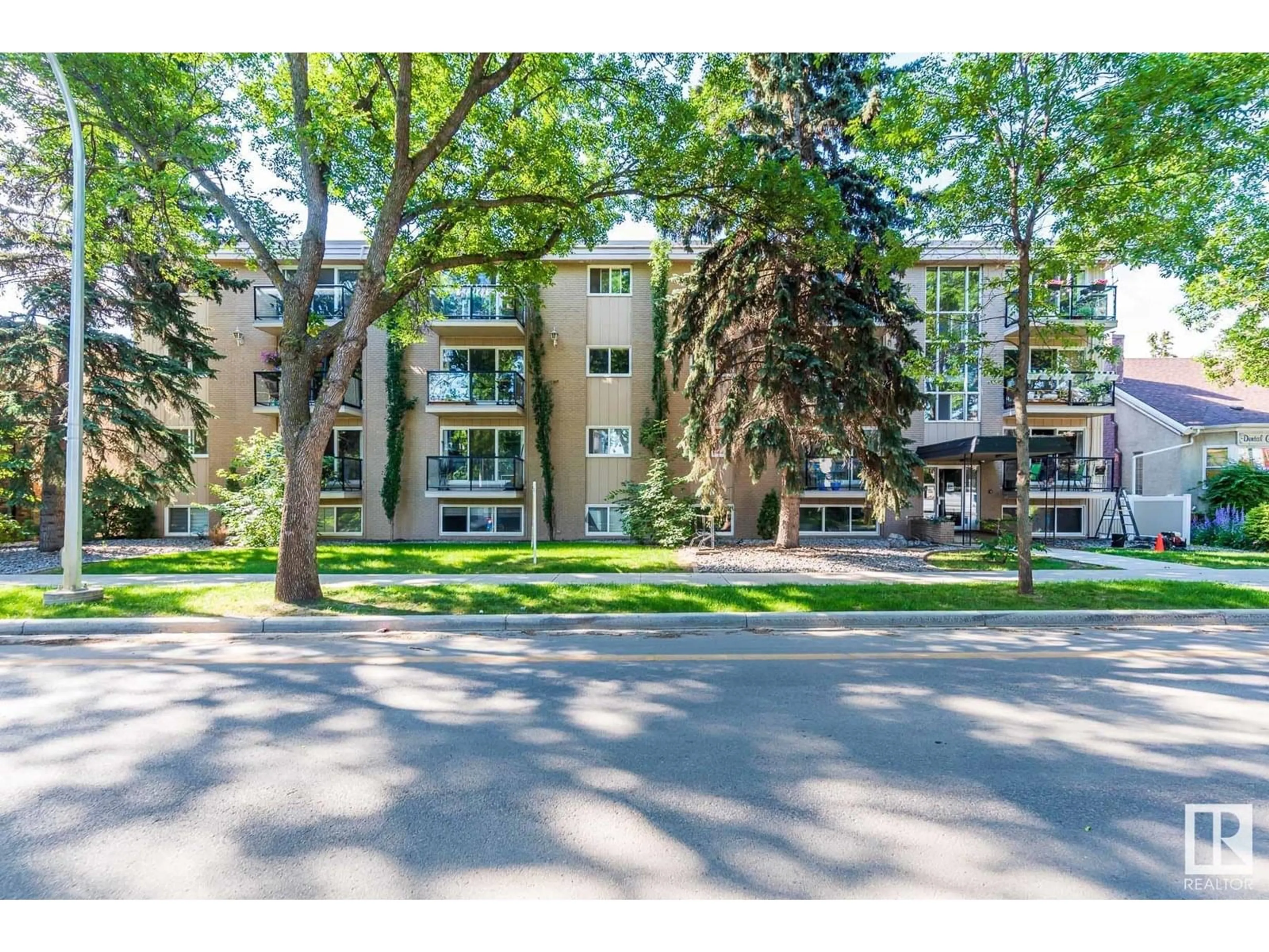 Unknown for #204 - 10633 81 AV, Edmonton Alberta T6E1Y1
