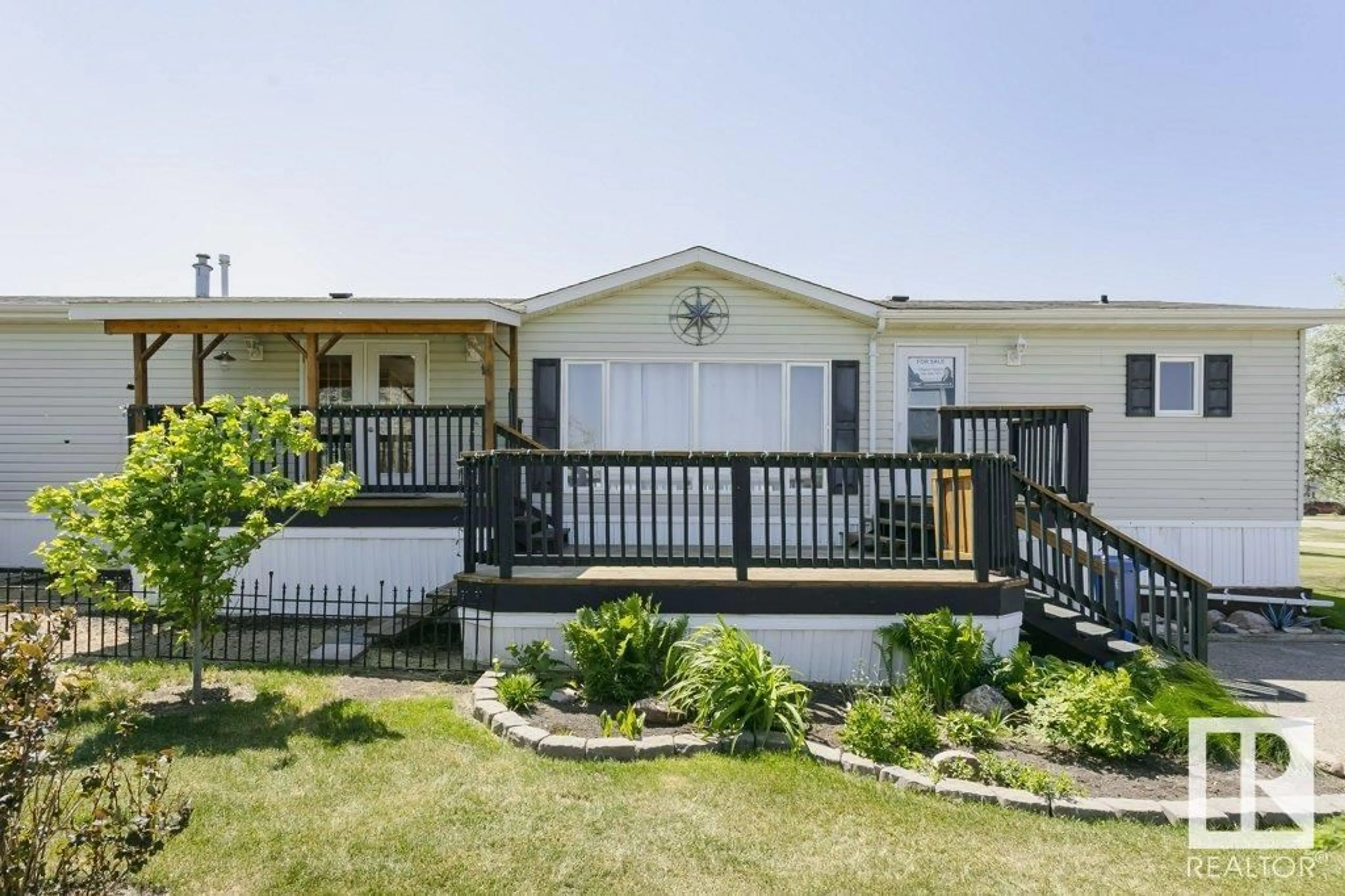 A pic from outside/outdoor area/front of a property/back of a property/a pic from drone, unknown for 1272 53222 RR 272 RD, Rural Parkland County Alberta T7X4K4