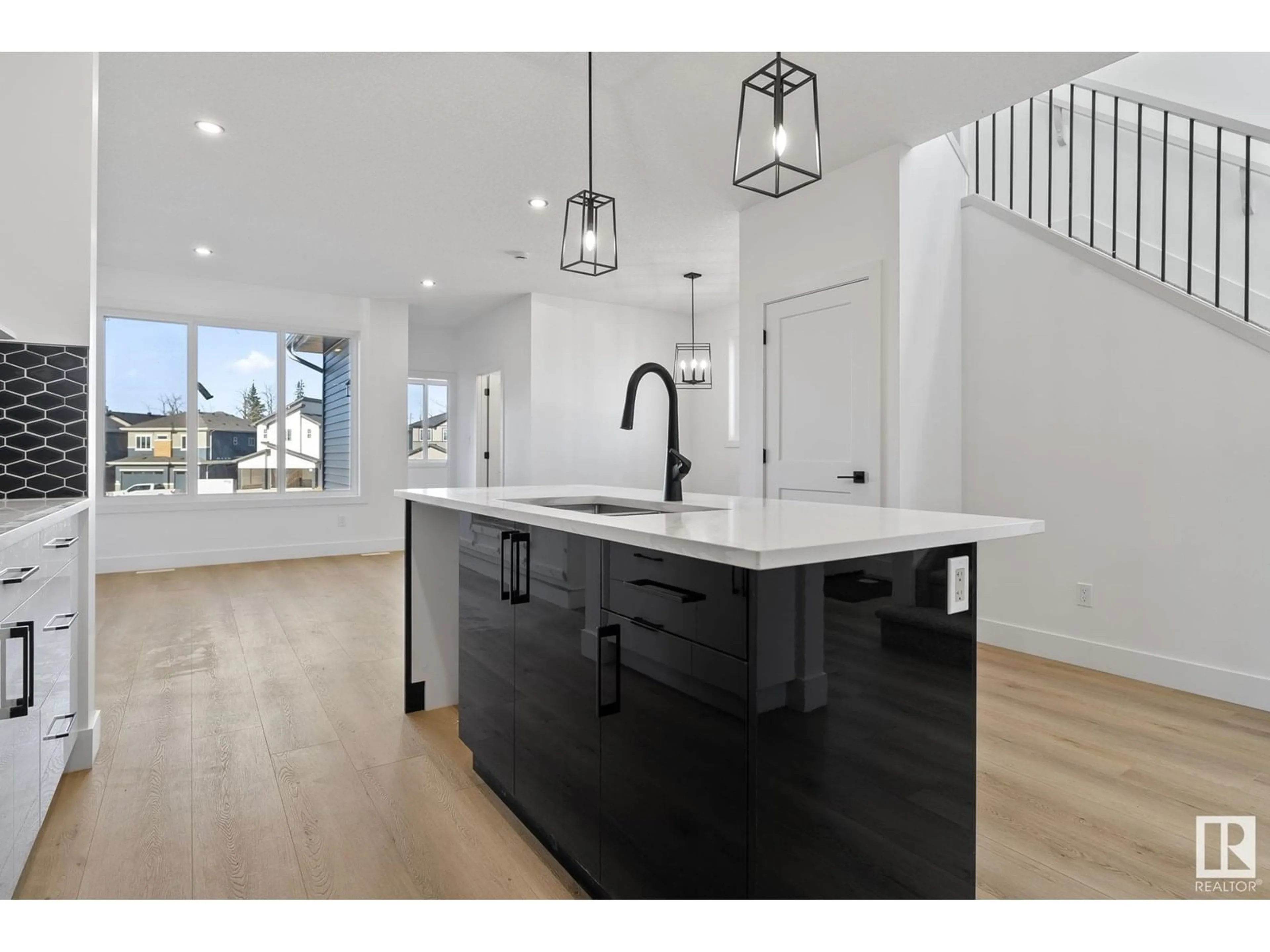 Open concept kitchen, unknown for 324 32 AV, Edmonton Alberta T6T2K2
