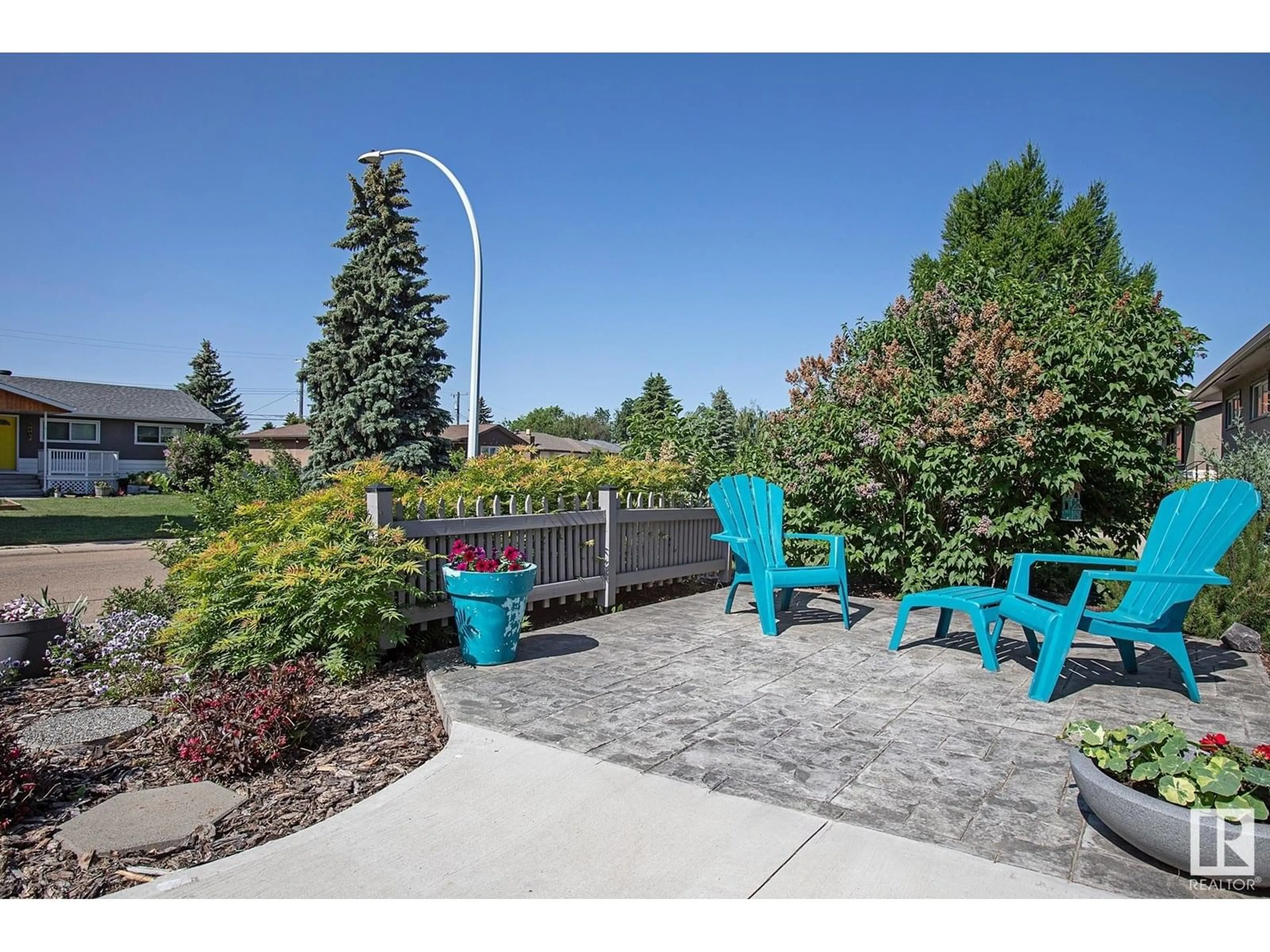 Patio, unknown for 5404 97A AV, Edmonton Alberta T6B1E1