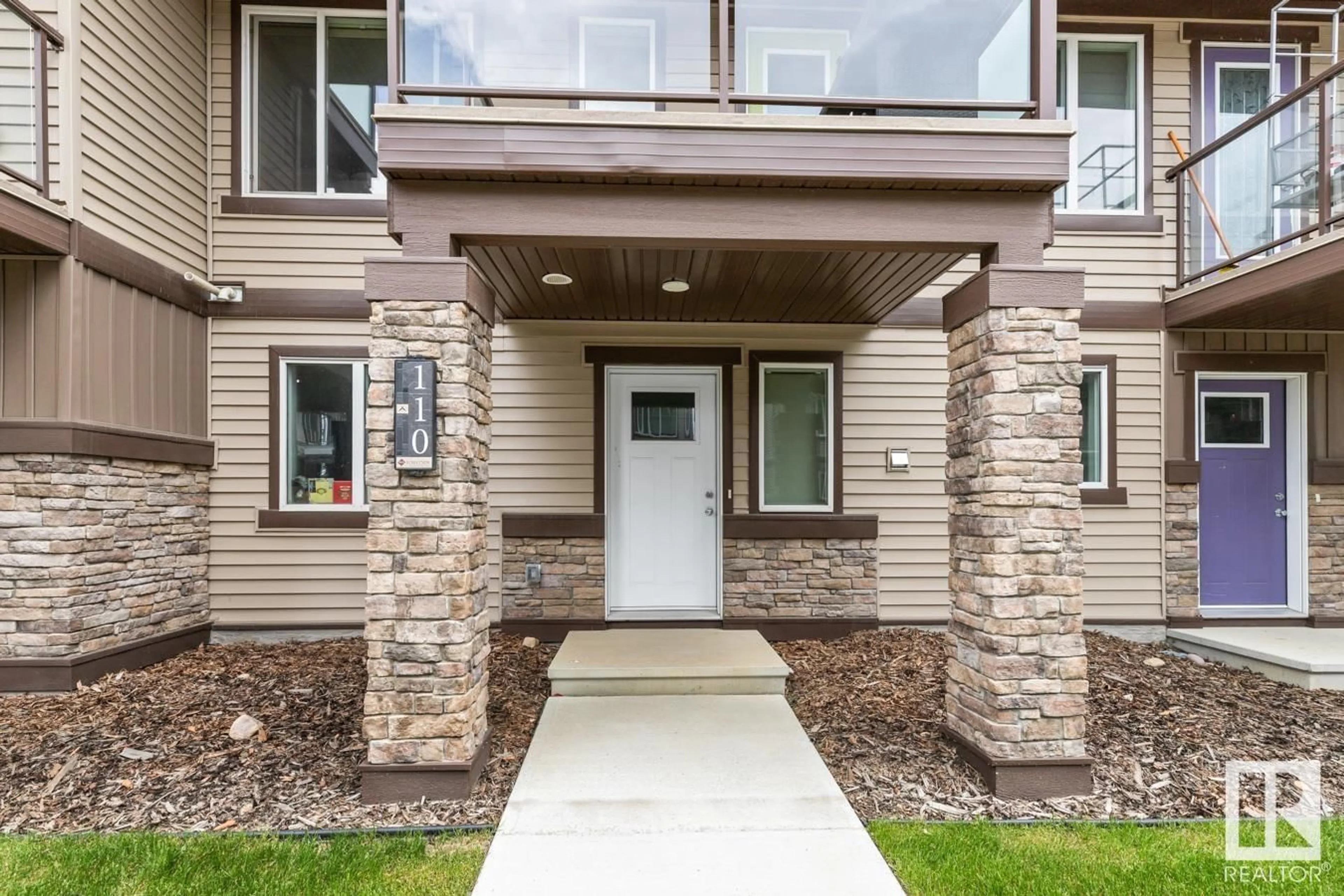 Indoor entryway for 1530 - 110 TAMARACK BV, Edmonton Alberta T6T2E6