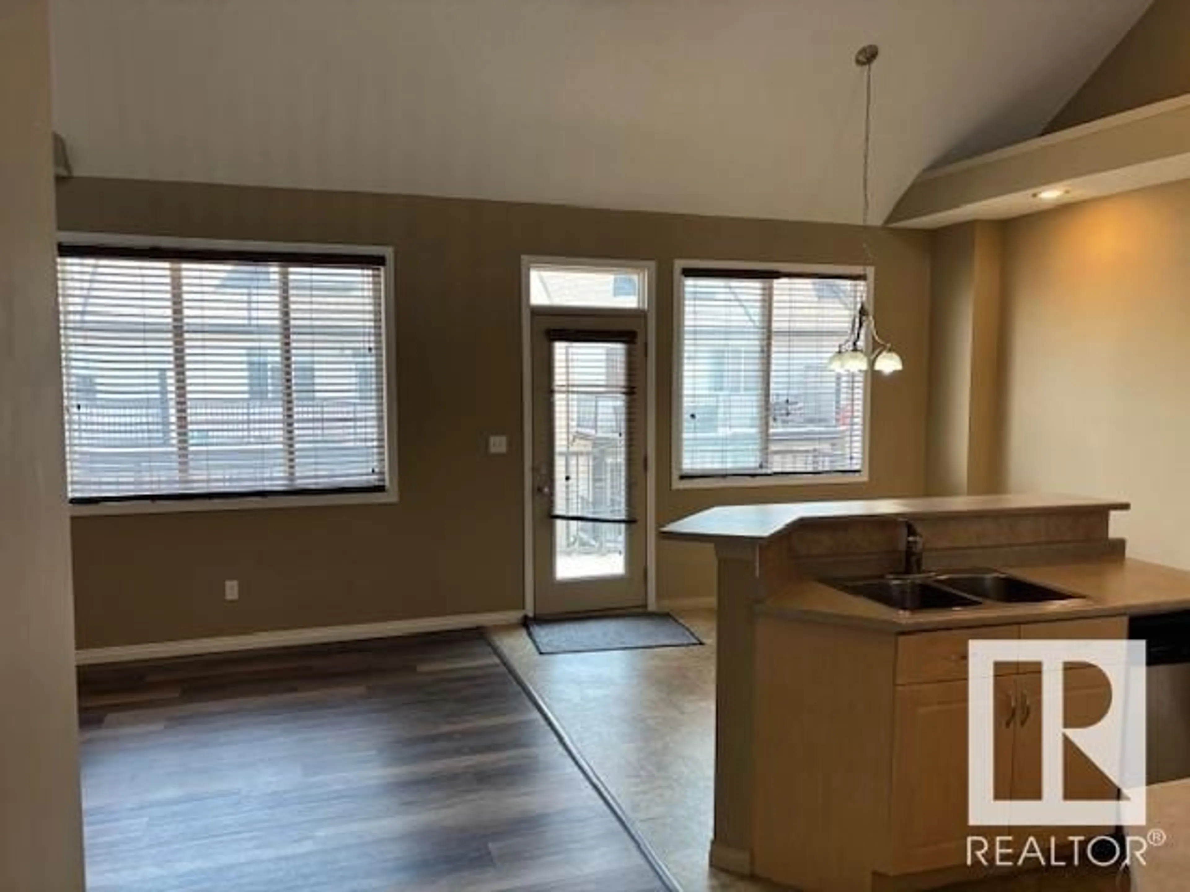 Open concept kitchen, unknown for 1650 - 51 TOWNE CENTER BV, Edmonton Alberta T6R0C5