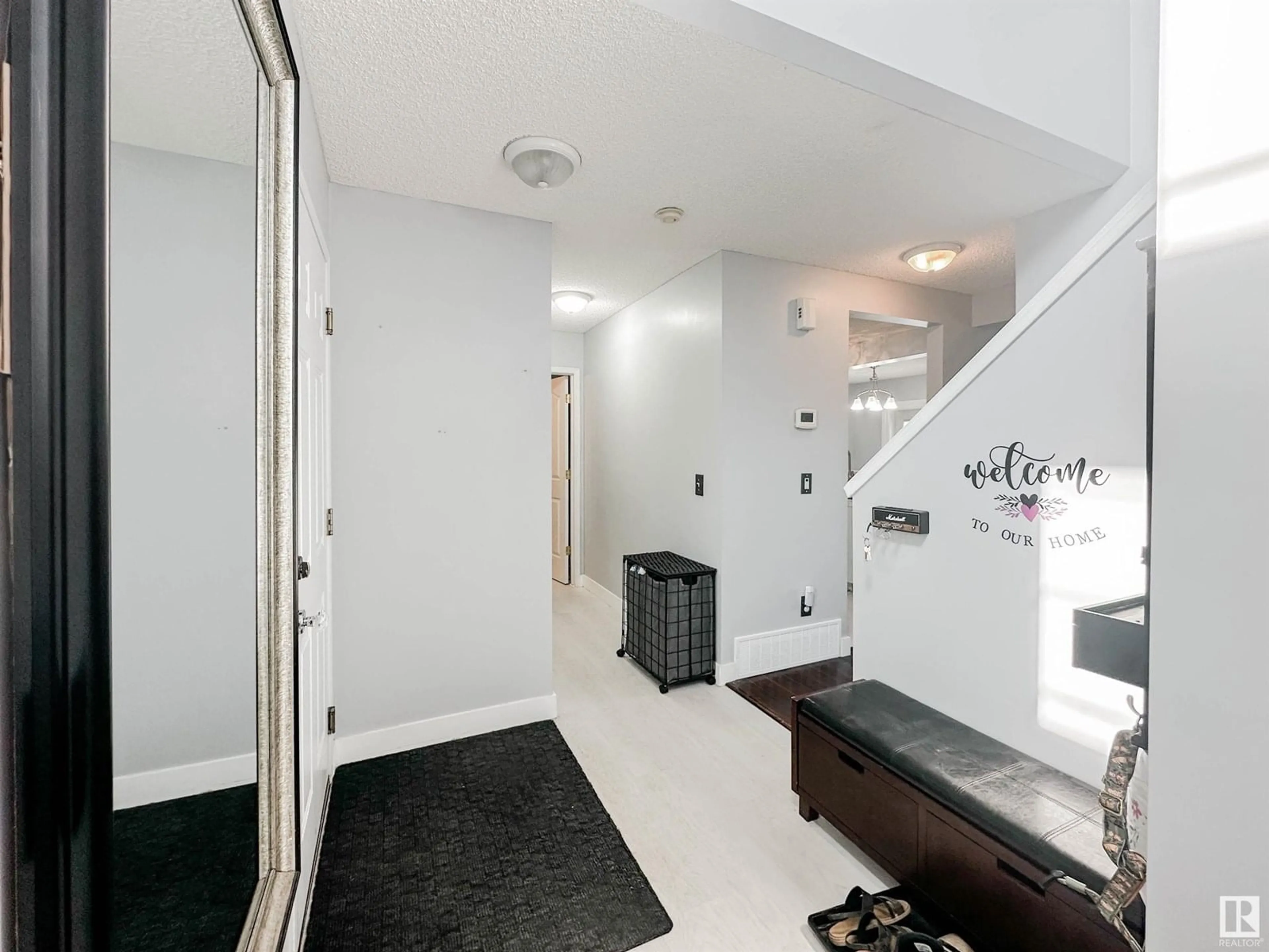 Indoor entryway for 5 NASH CL, St. Albert Alberta T8N7E9