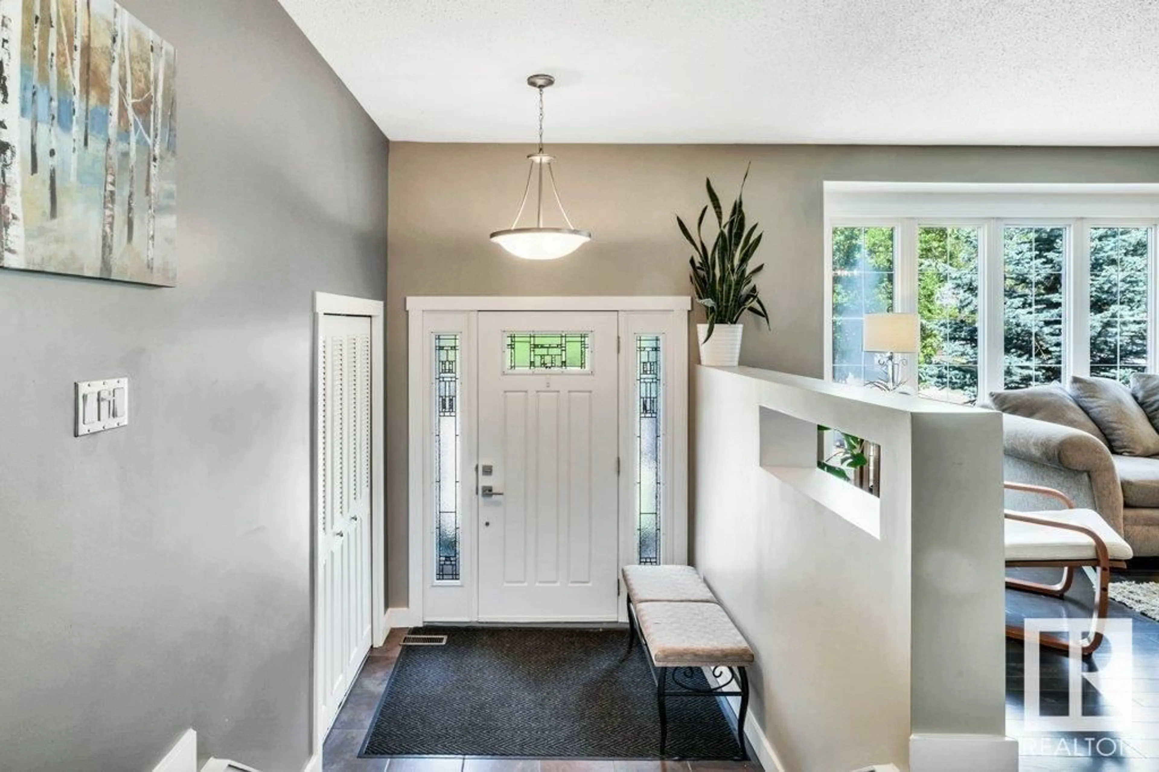 Indoor entryway for 10 WEDGEWOOD PL, St. Albert Alberta T8N3H7