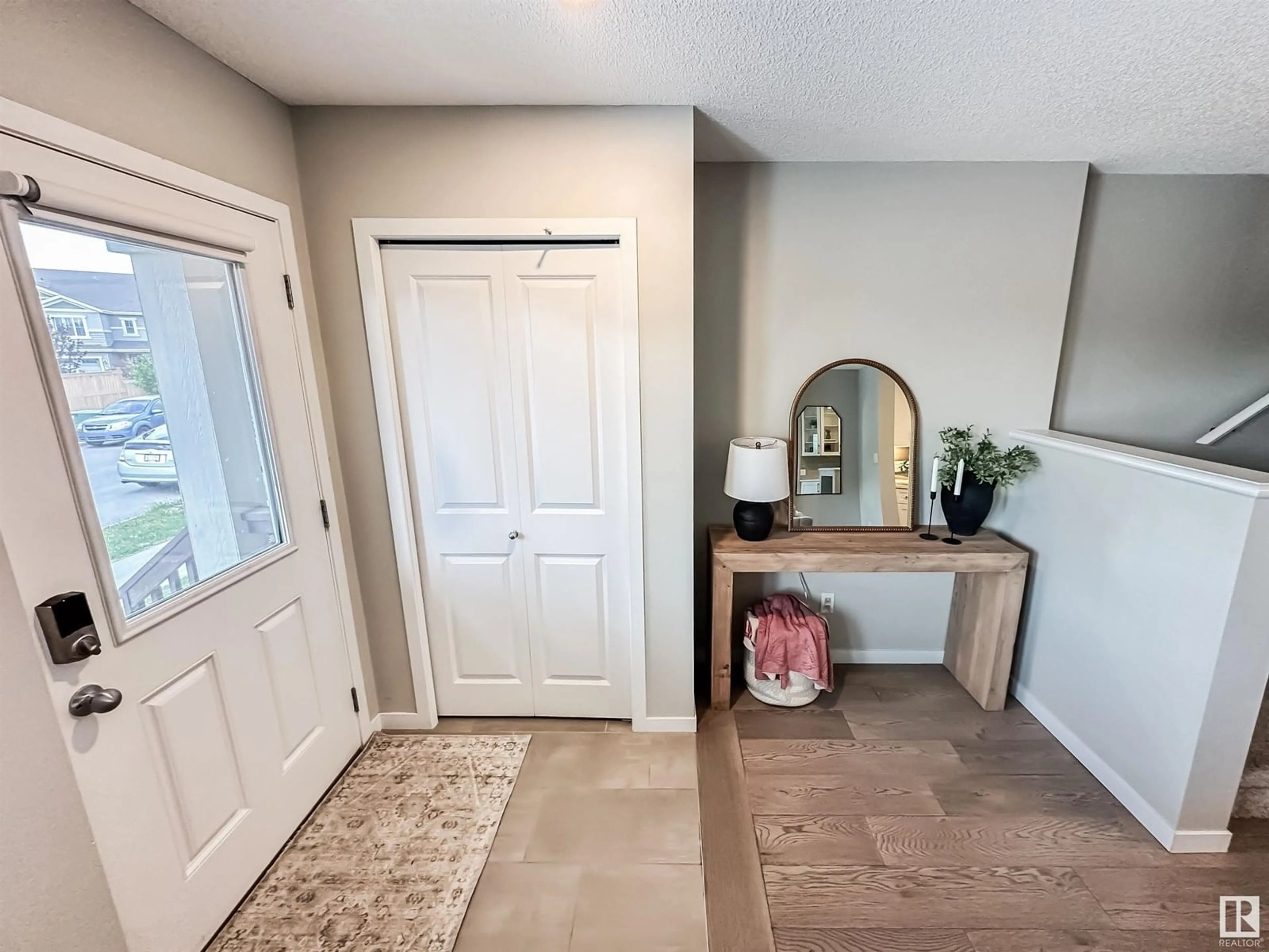 Indoor entryway for 2513 PRICE WY, Edmonton Alberta T6W3W1