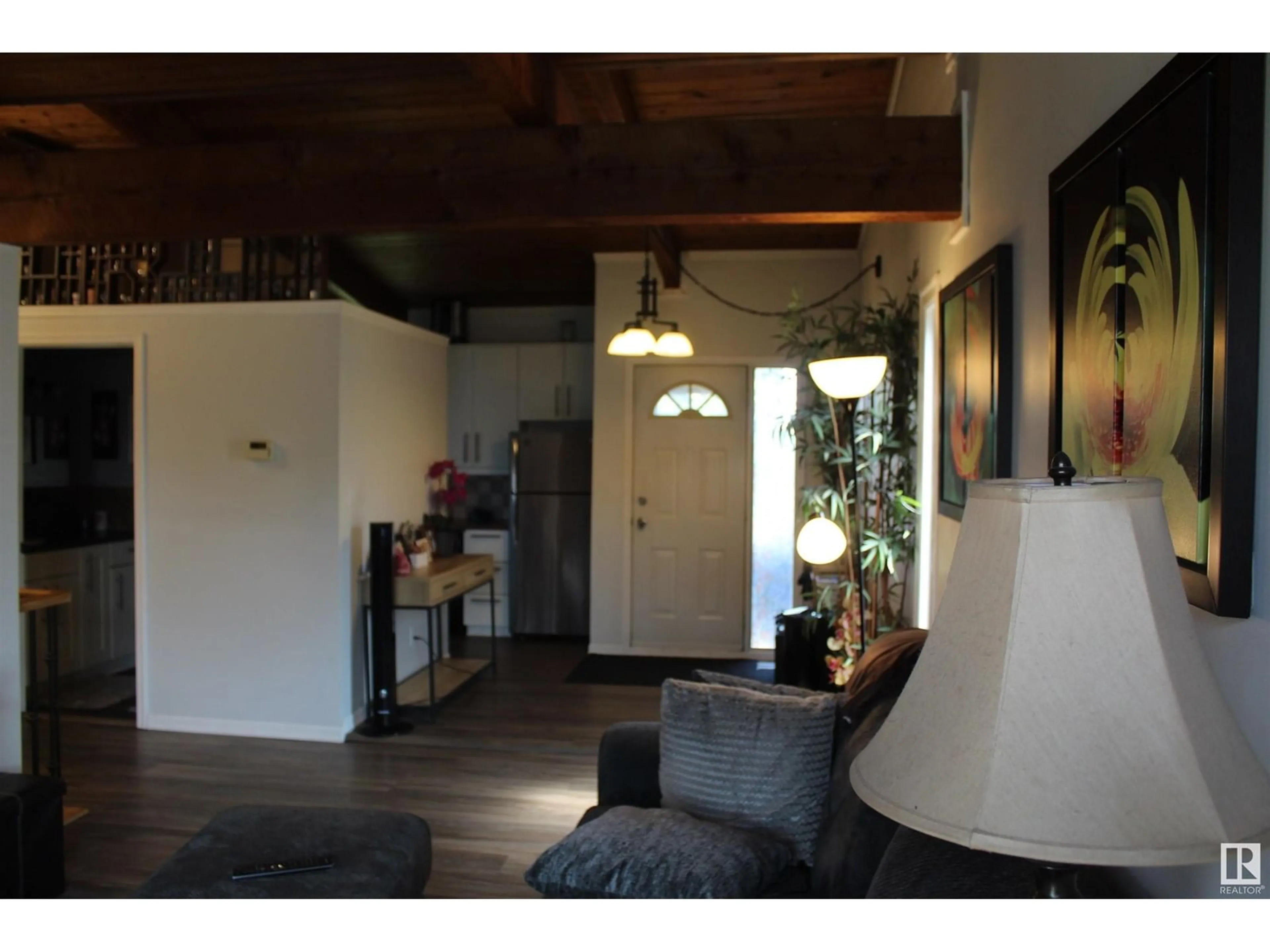 Indoor foyer for NW - 9 NORTHWOODS VG, Edmonton Alberta T5X1T2