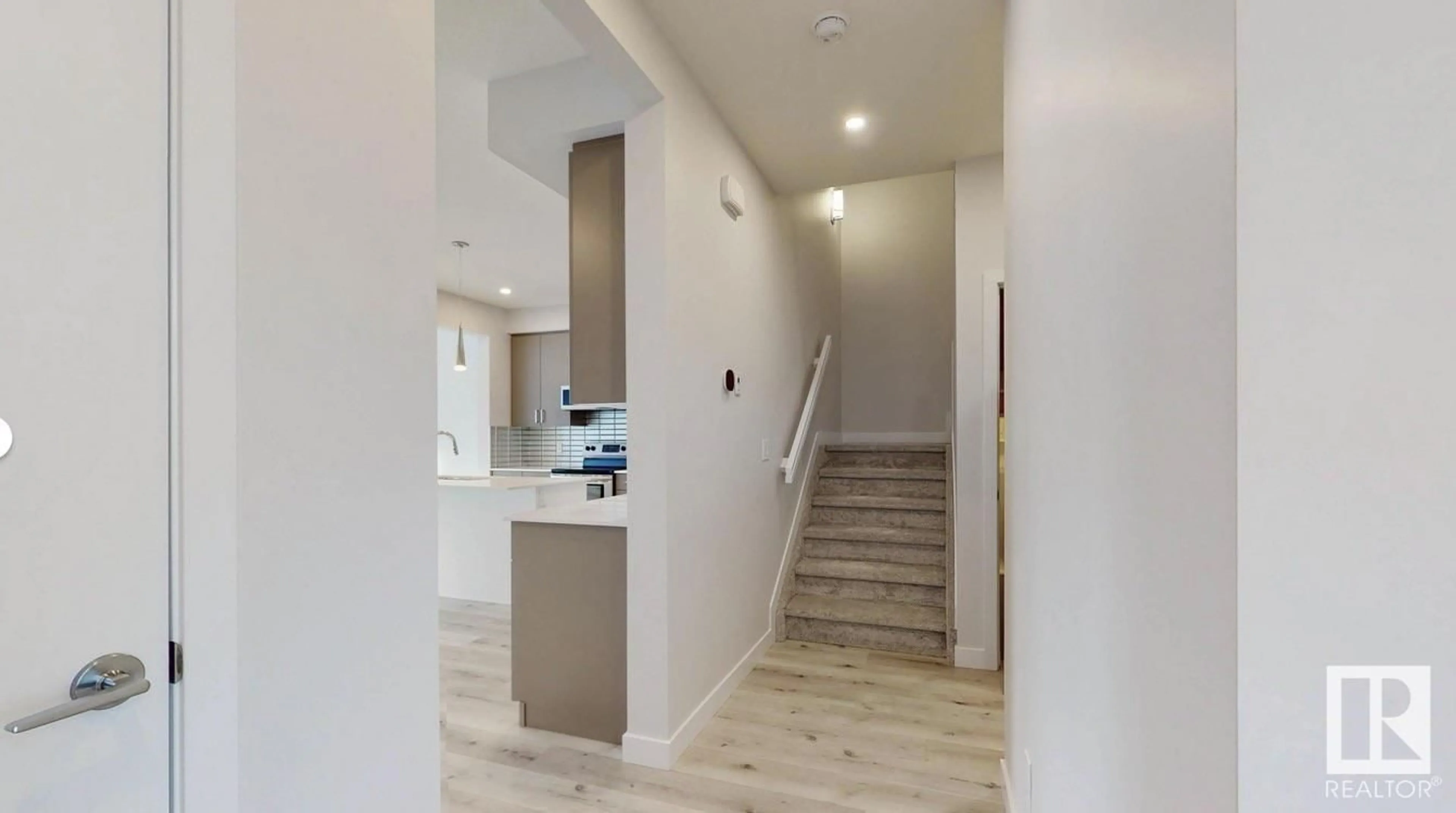 Indoor entryway for 67 RIVERSIDE DR, St. Albert Alberta T8N7Y9