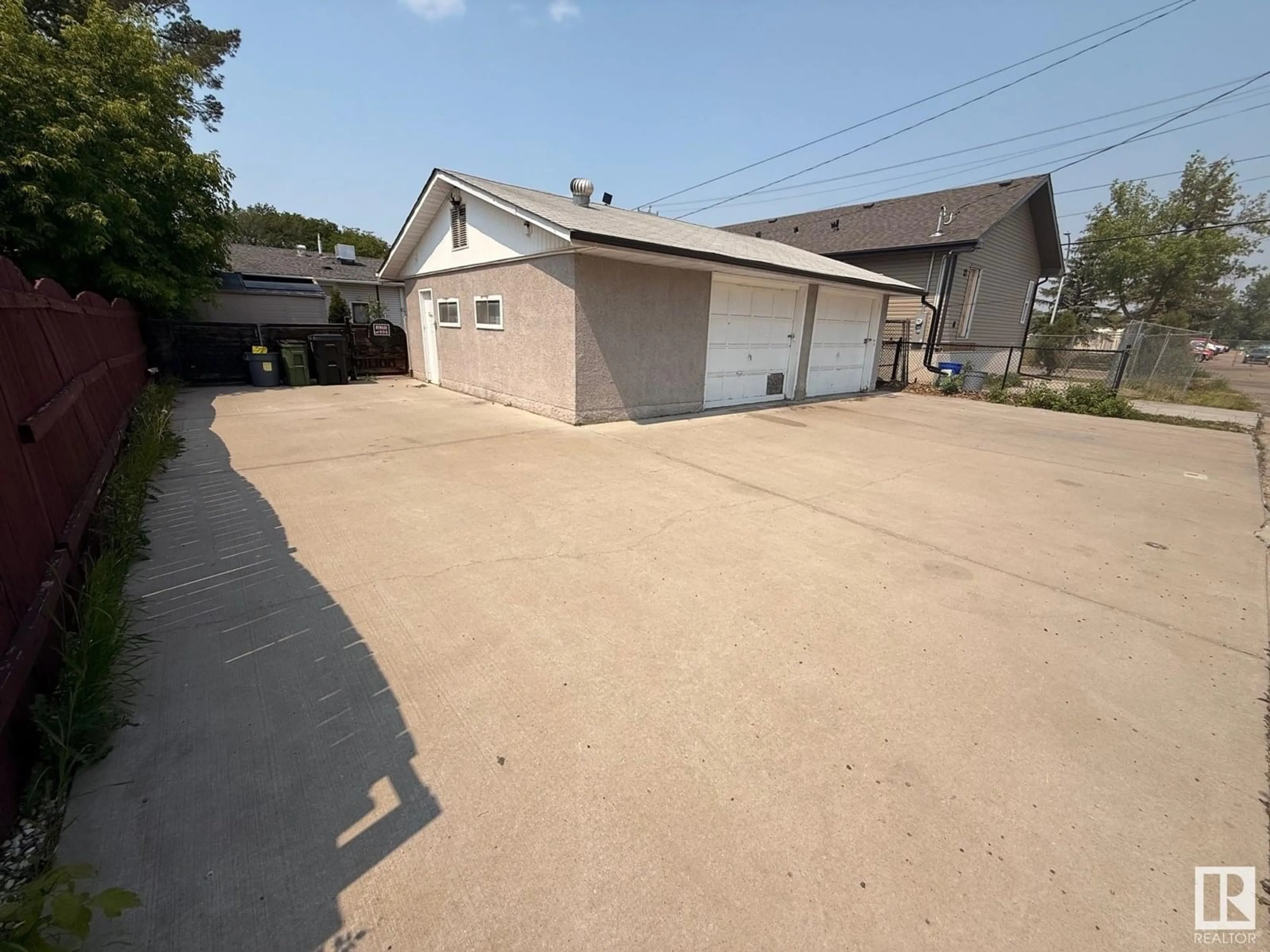 Indoor garage for NW - 10341 158 ST, Edmonton Alberta T5P2Y4