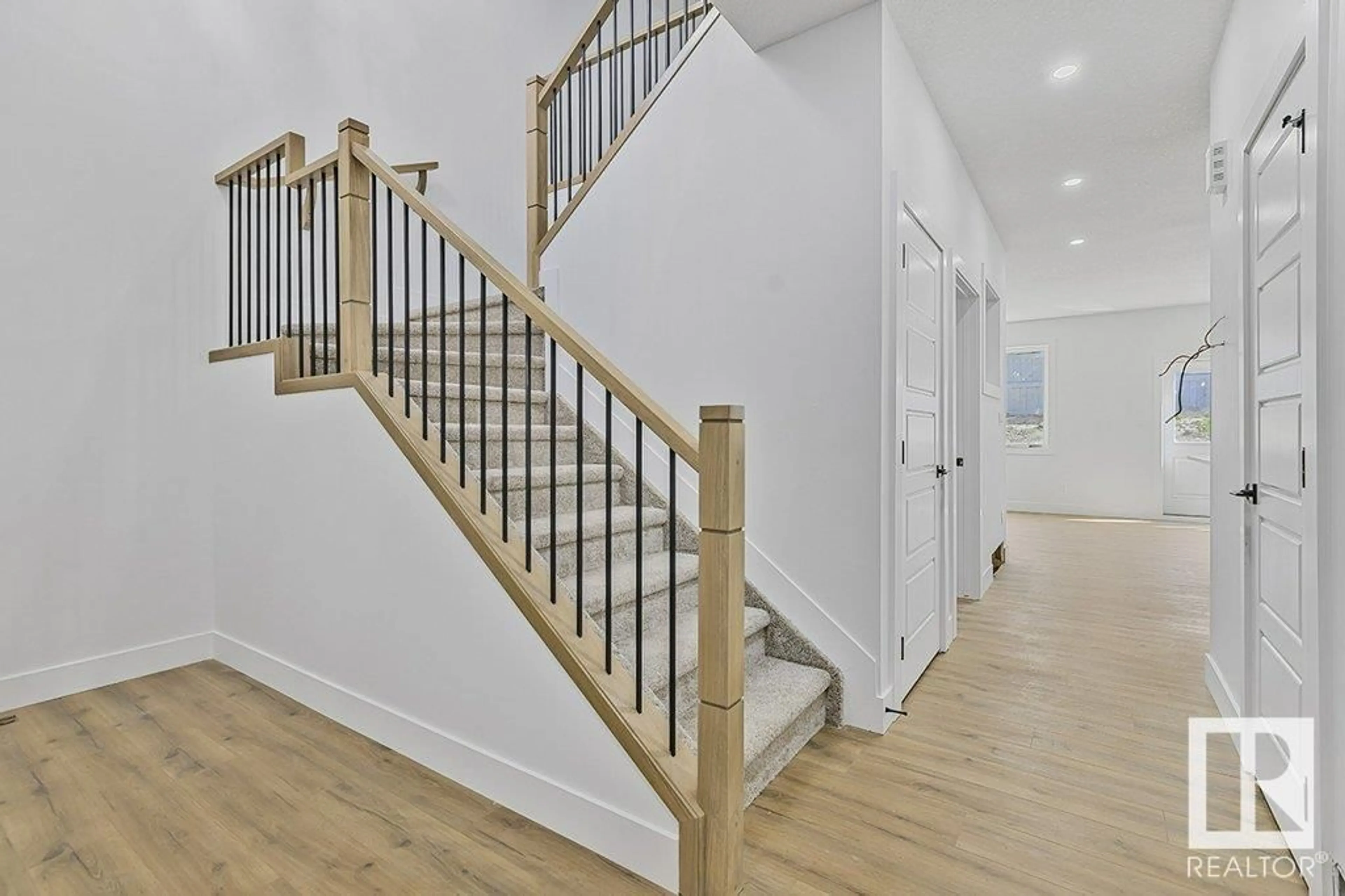 Stairs for 81 SILVERSTONE DR, Stony Plain Alberta T7Y0E8