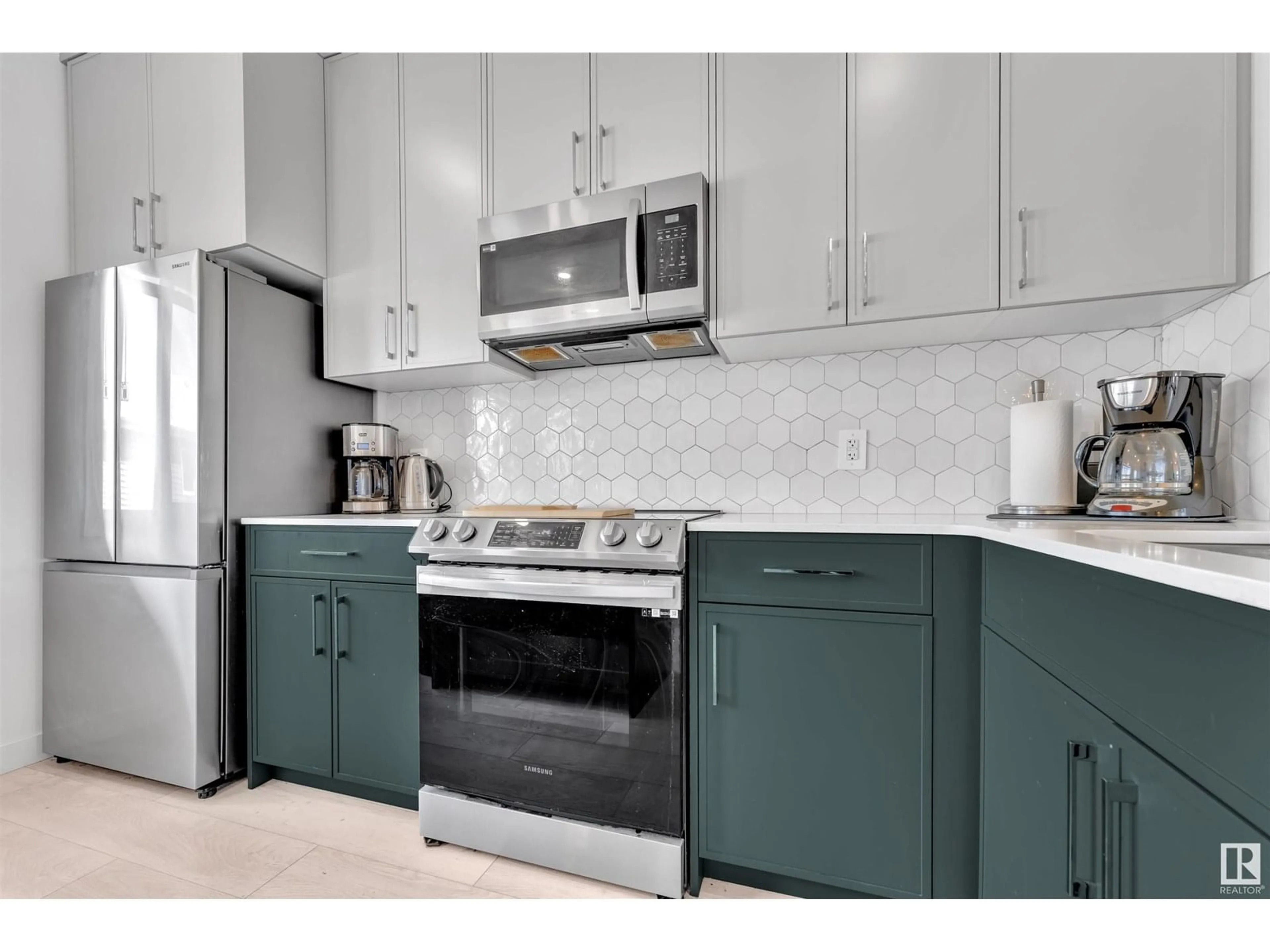 Open concept kitchen, ceramic/tile floor for SW - 16806 31 AV, Edmonton Alberta T6W4R1