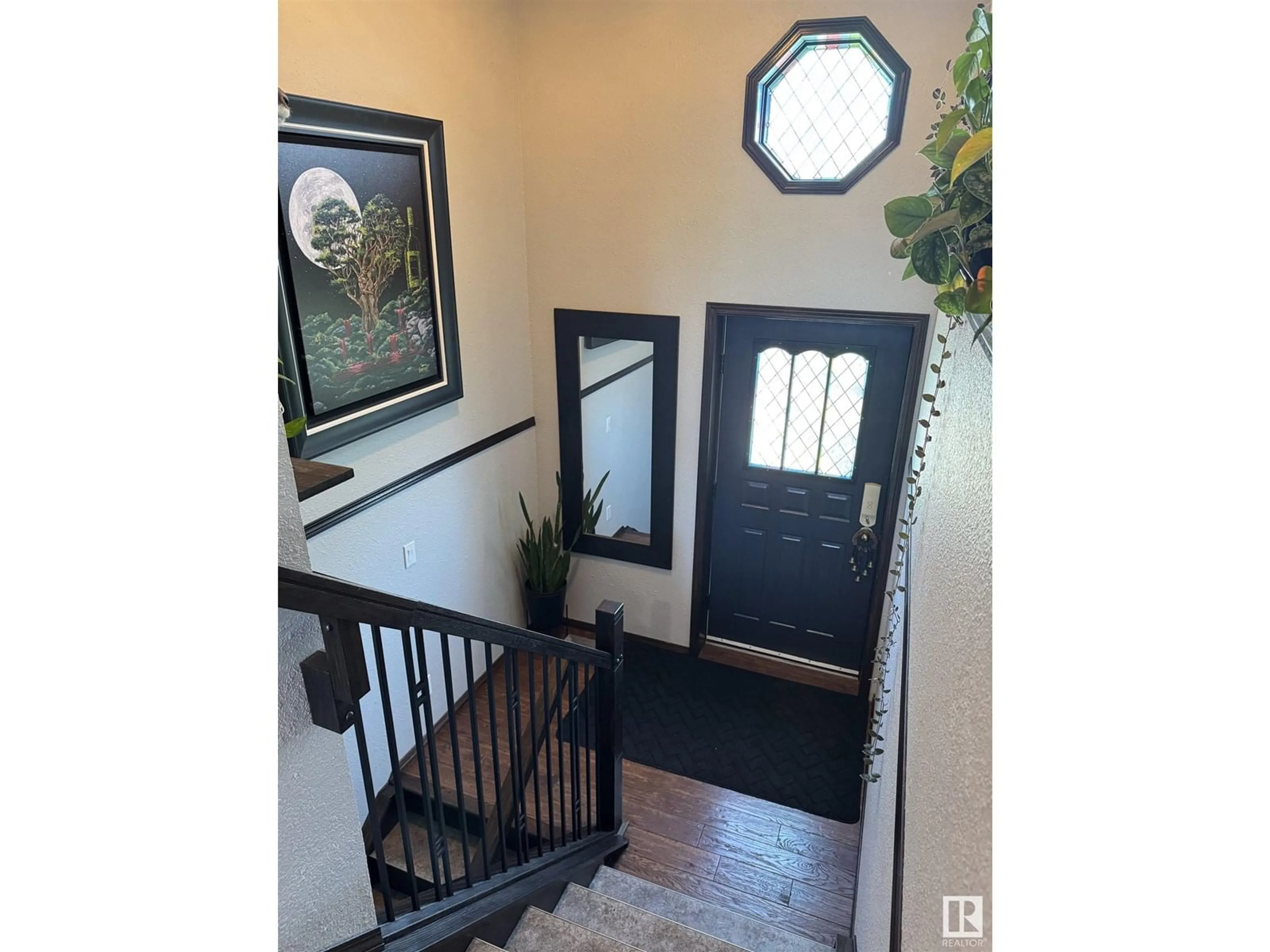 Indoor entryway for 5518 42 ST, Drayton Valley Alberta T7A1A7