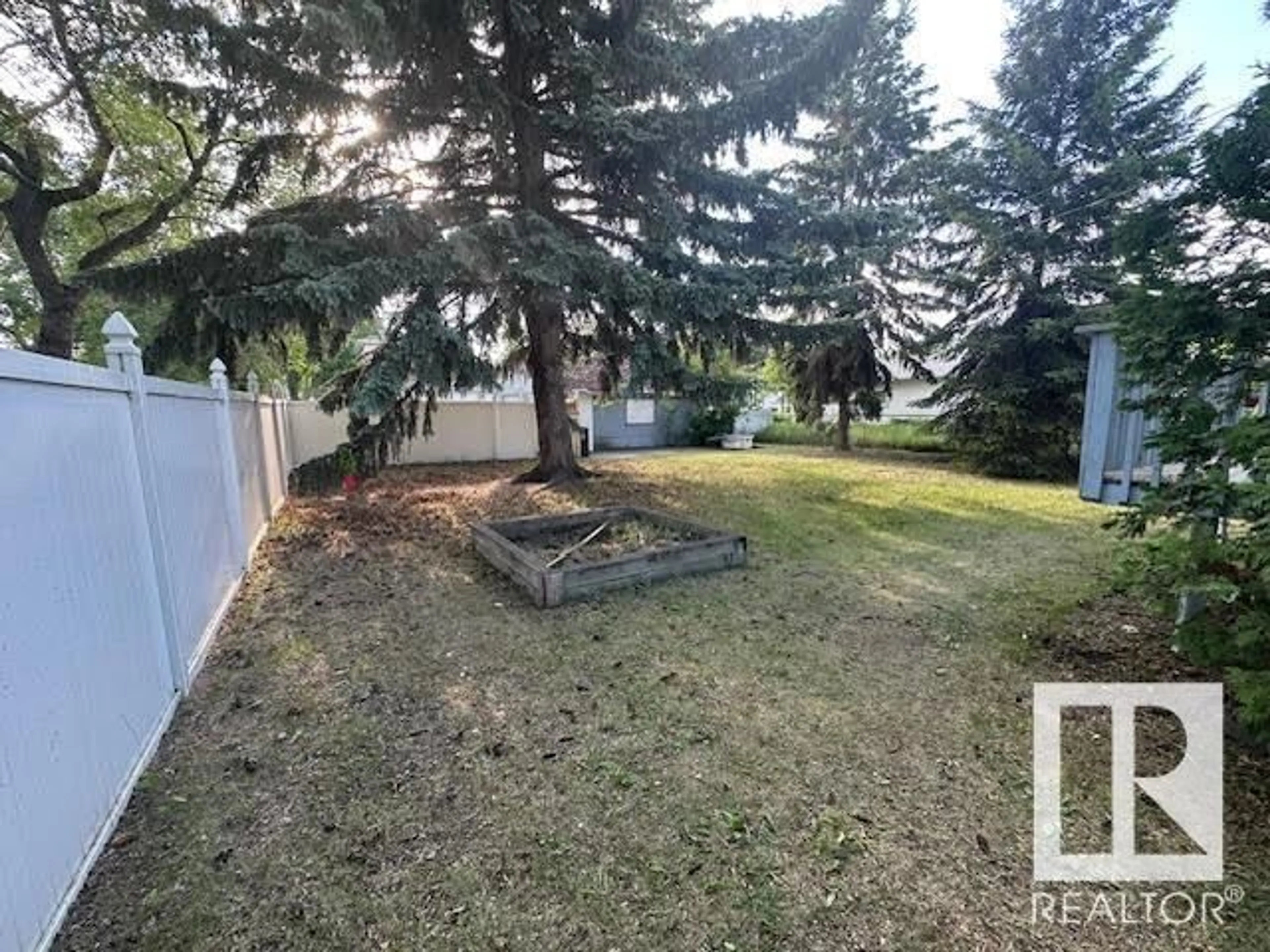 A pic from outside/outdoor area/front of a property/back of a property/a pic from drone, street for NW - 12304 88 ST, Edmonton Alberta T5B3S9