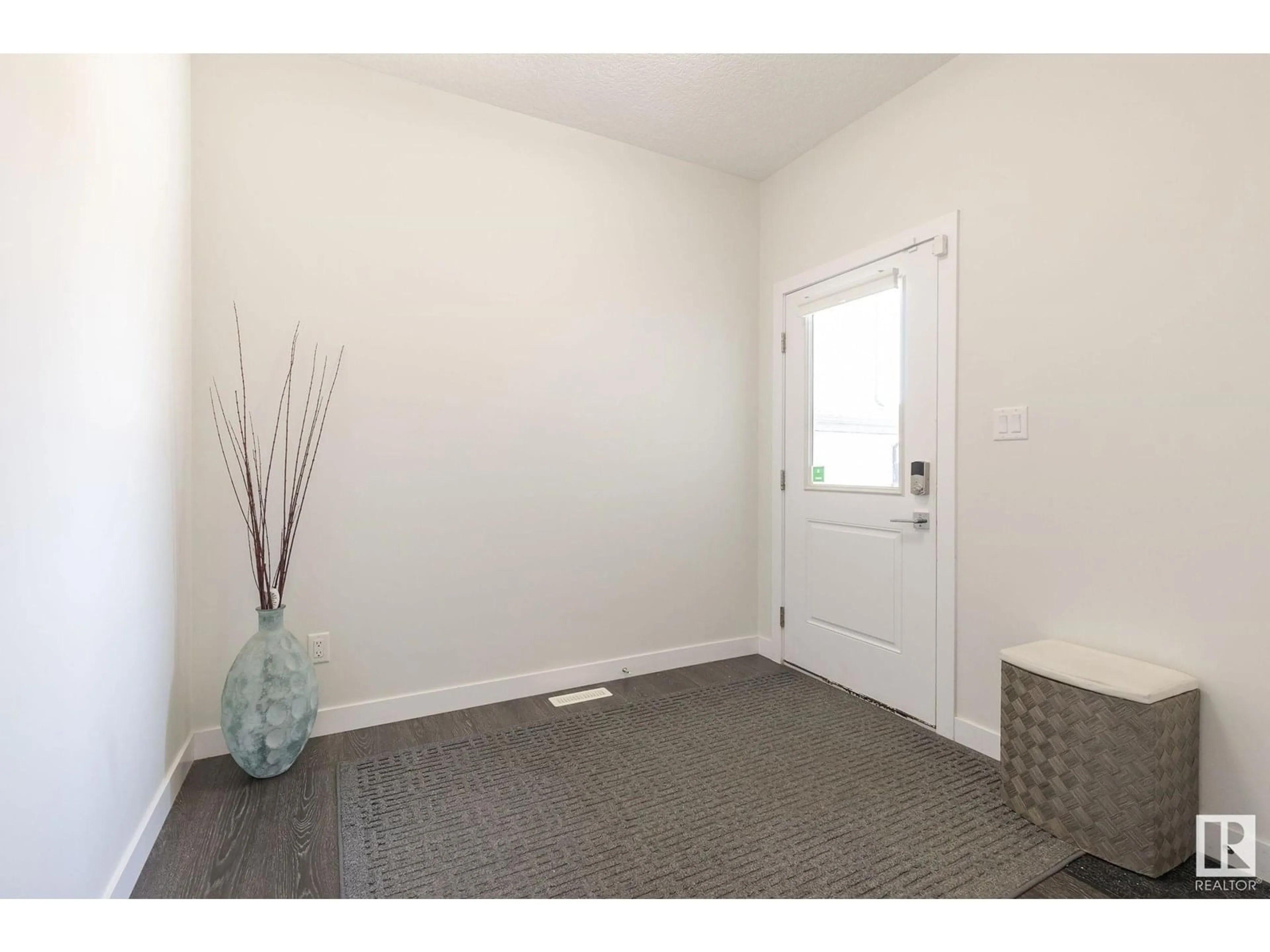 Indoor entryway for 9164 COOPER CR, Edmonton Alberta T6W3K9