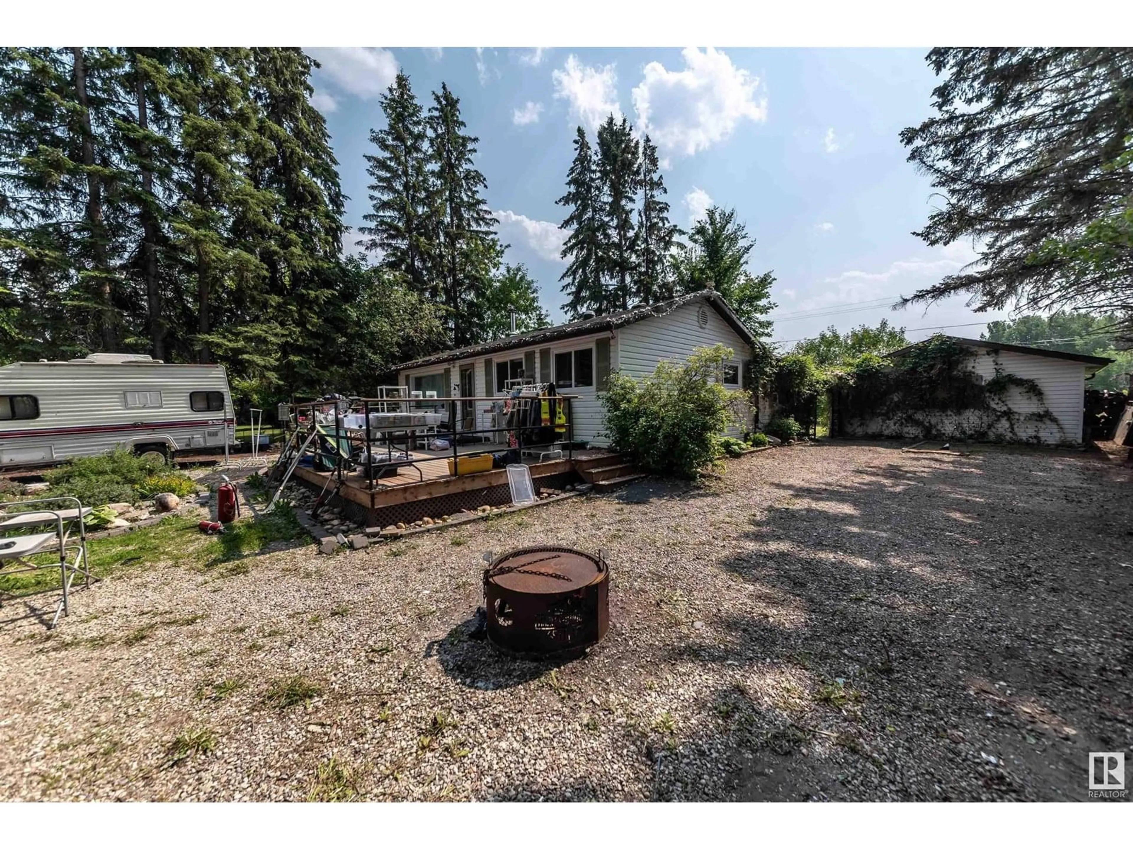 A pic from outside/outdoor area/front of a property/back of a property/a pic from drone, unknown for 4824 53 ST, Rural Lac Ste. Anne County Alberta T0E0A0