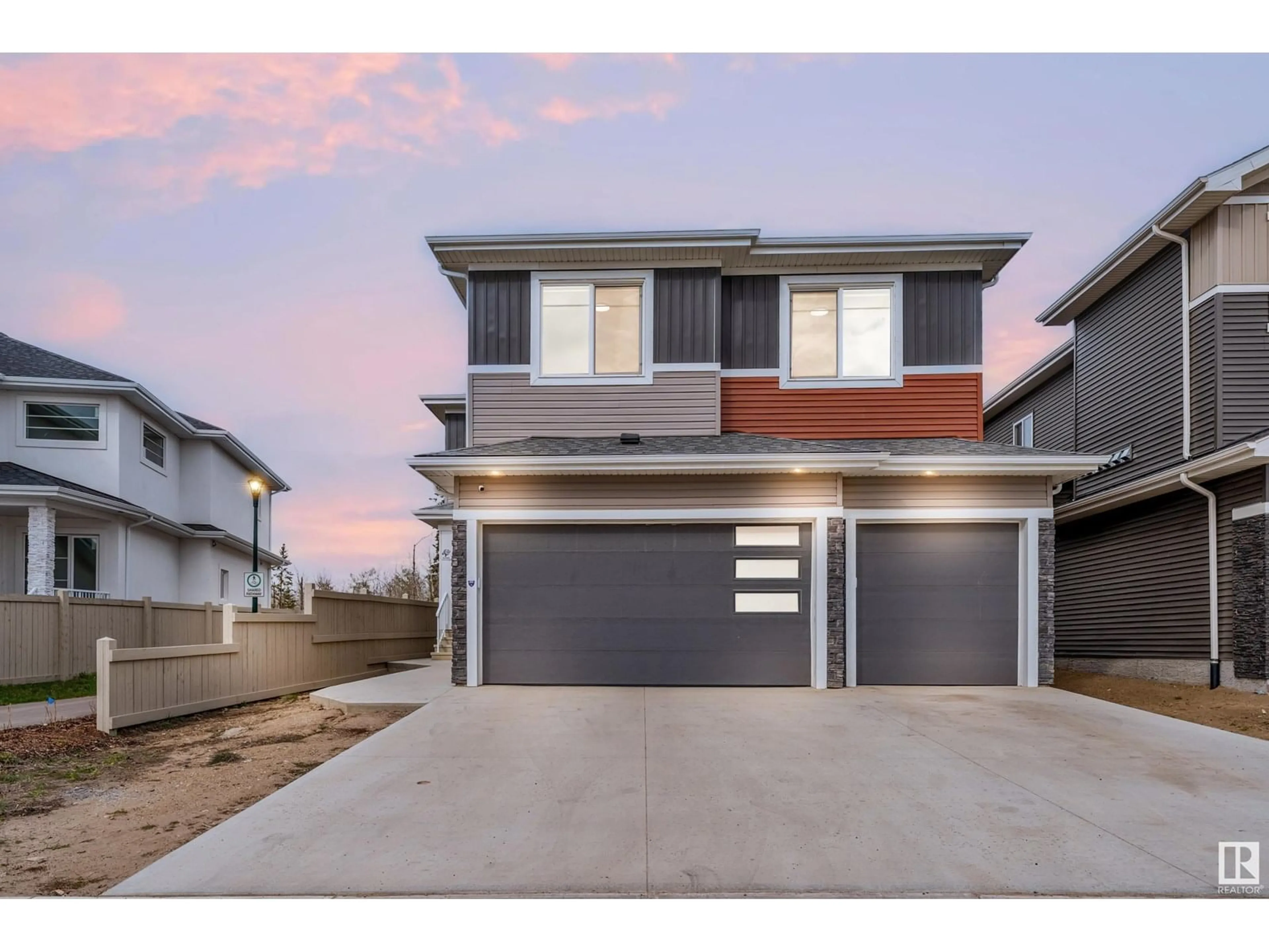 Unknown for 332 33 AV, Edmonton Alberta T6T2S9