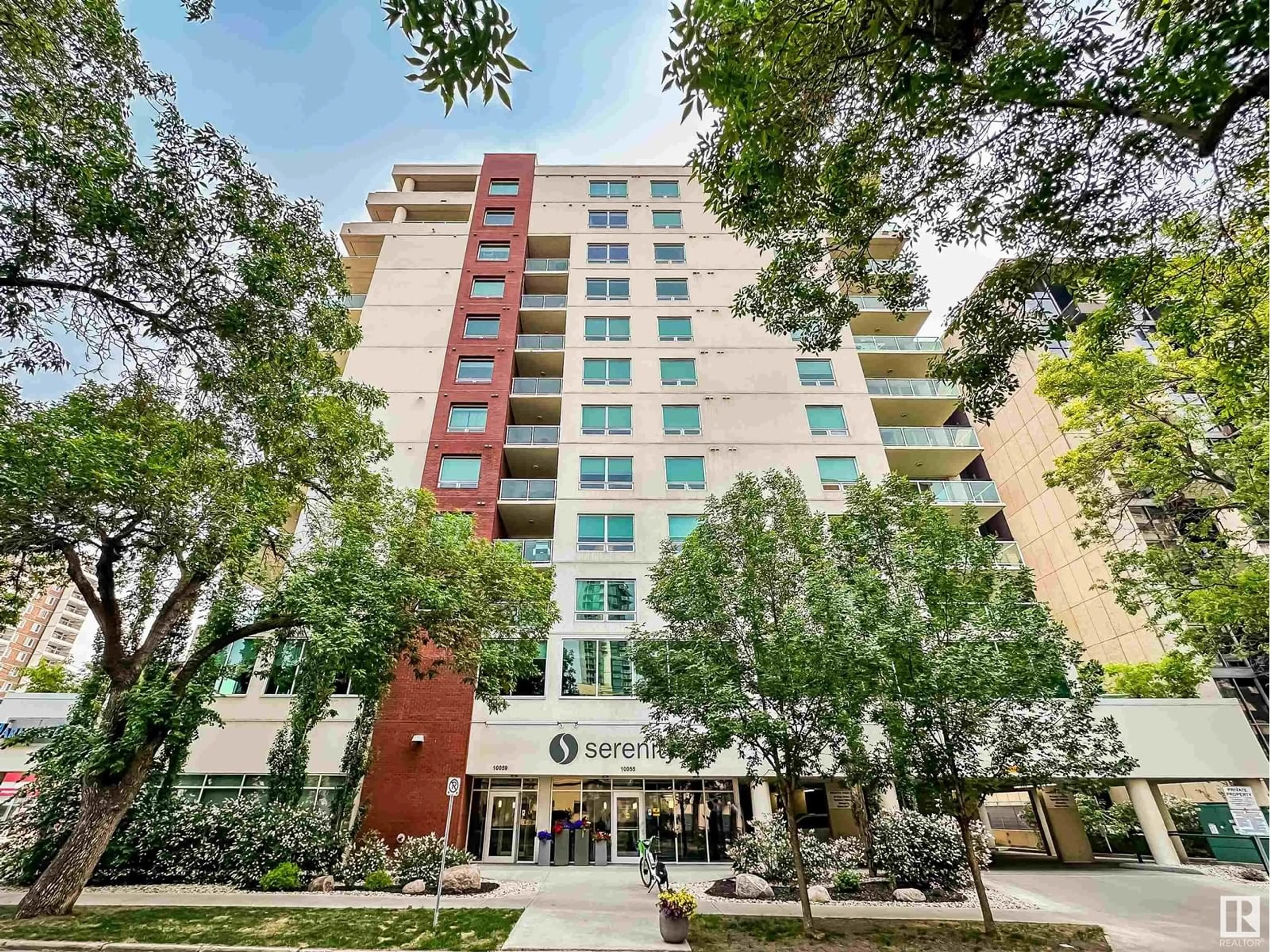 Indoor foyer for #905 - 10055 118 ST, Edmonton Alberta T5K0C1