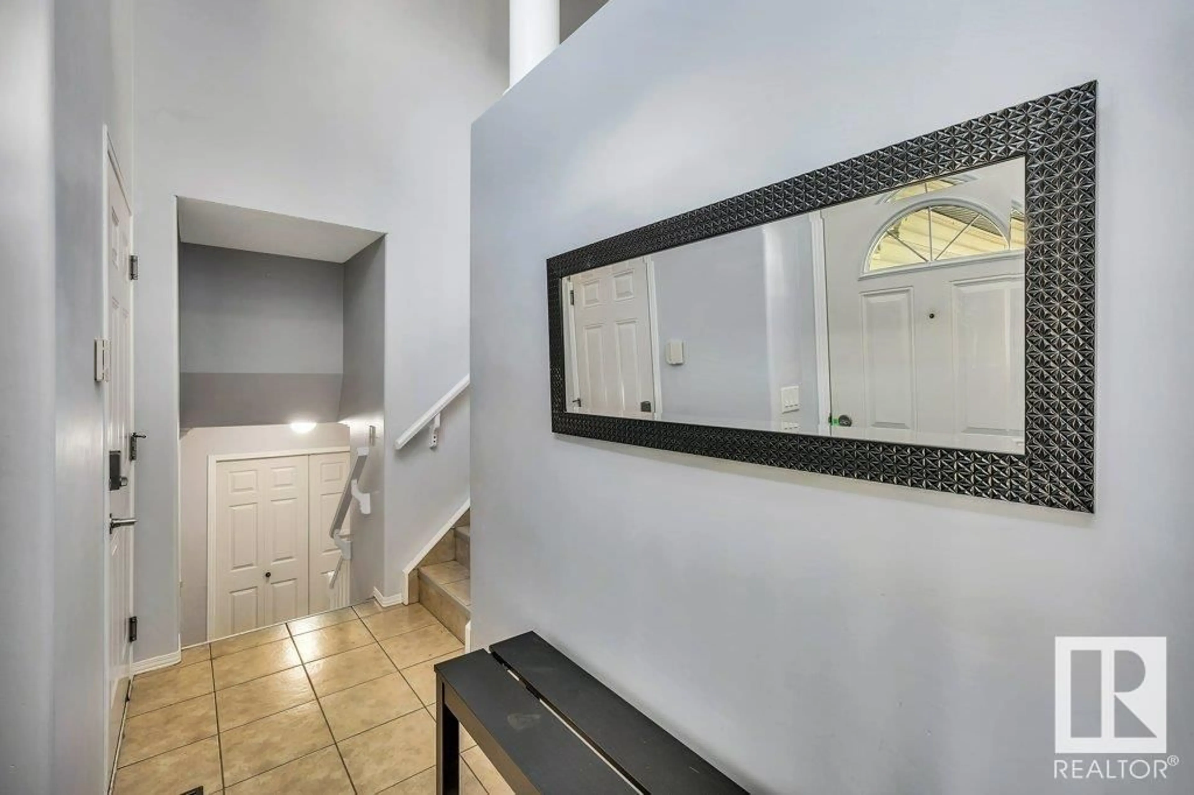 Indoor foyer for 4529 154 AV, Edmonton Alberta T5Y3H3