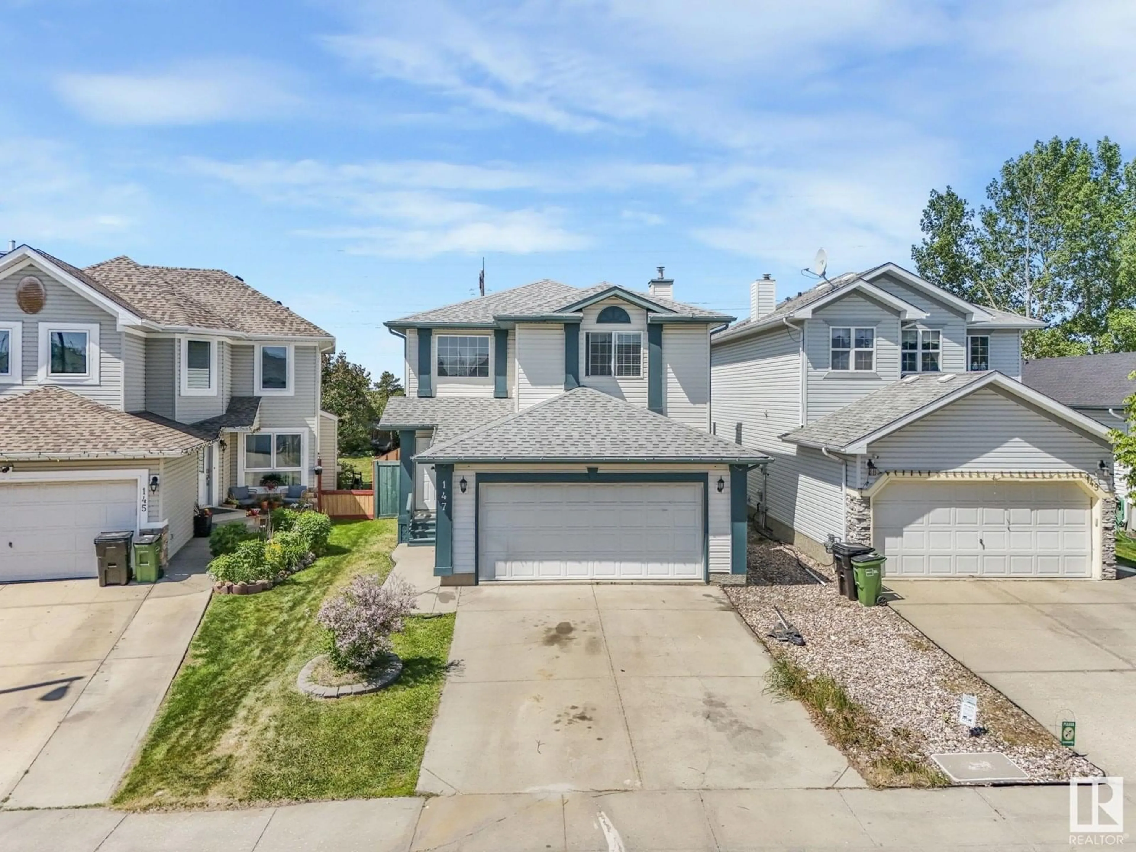A pic from outside/outdoor area/front of a property/back of a property/a pic from drone, street for 147 WARD CR, Edmonton Alberta T6T1M6