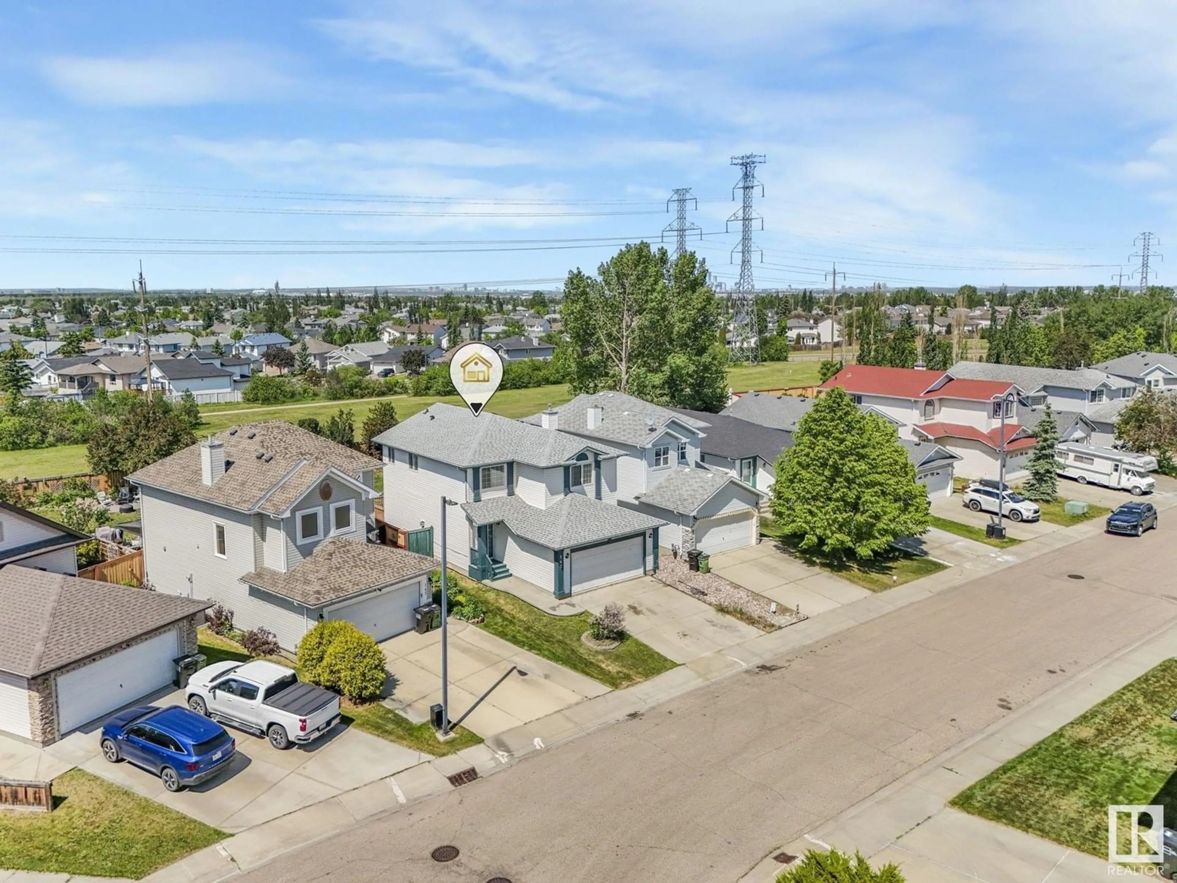 A pic from outside/outdoor area/front of a property/back of a property/a pic from drone, street for 147 WARD CR, Edmonton Alberta T6T1M6