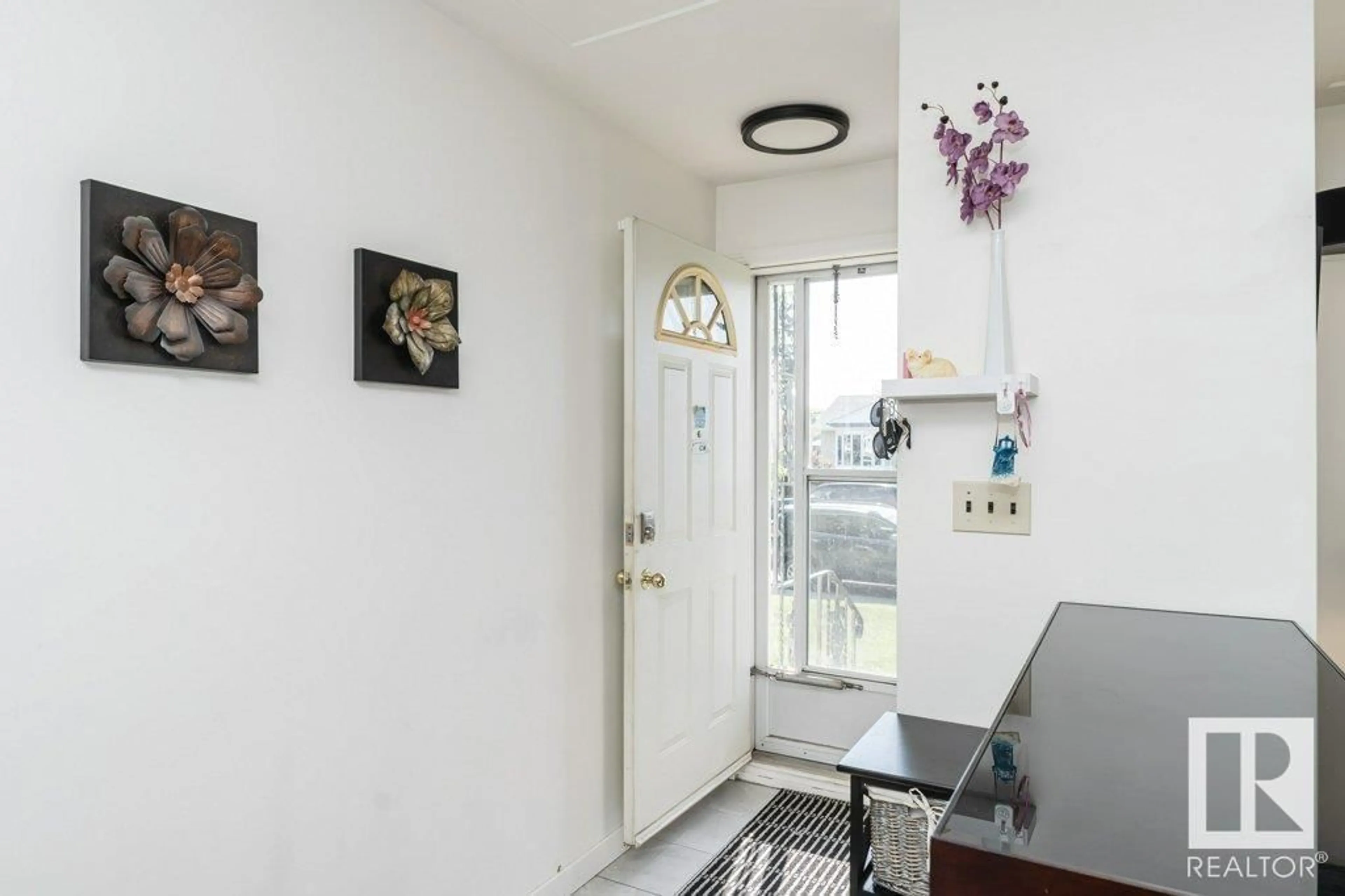 Unknown for 10992 165 ST NW, Edmonton Alberta T5P3T7