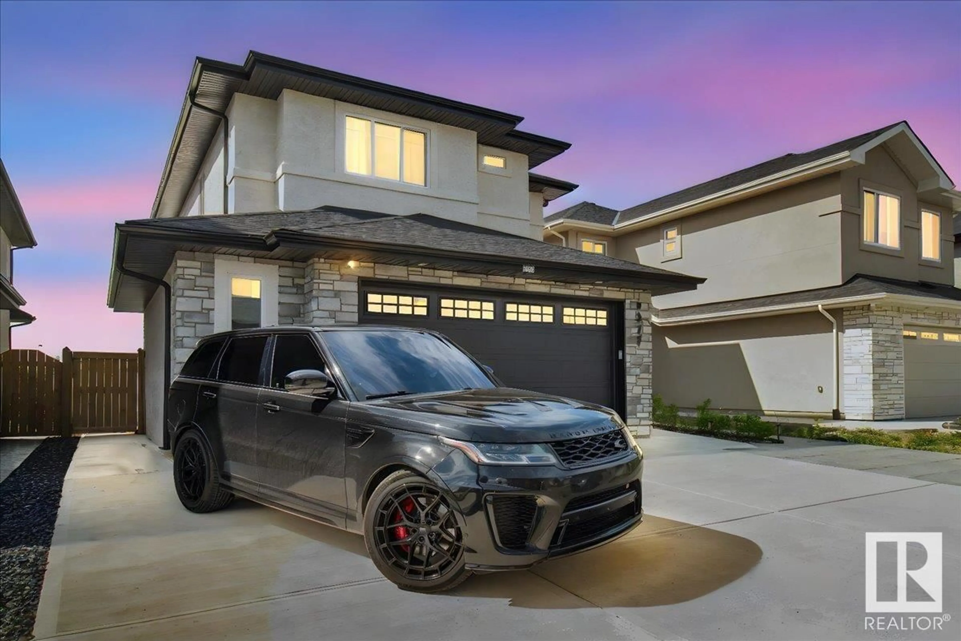 Indoor garage for 9327 181 AV, Edmonton Alberta T5Z0K2