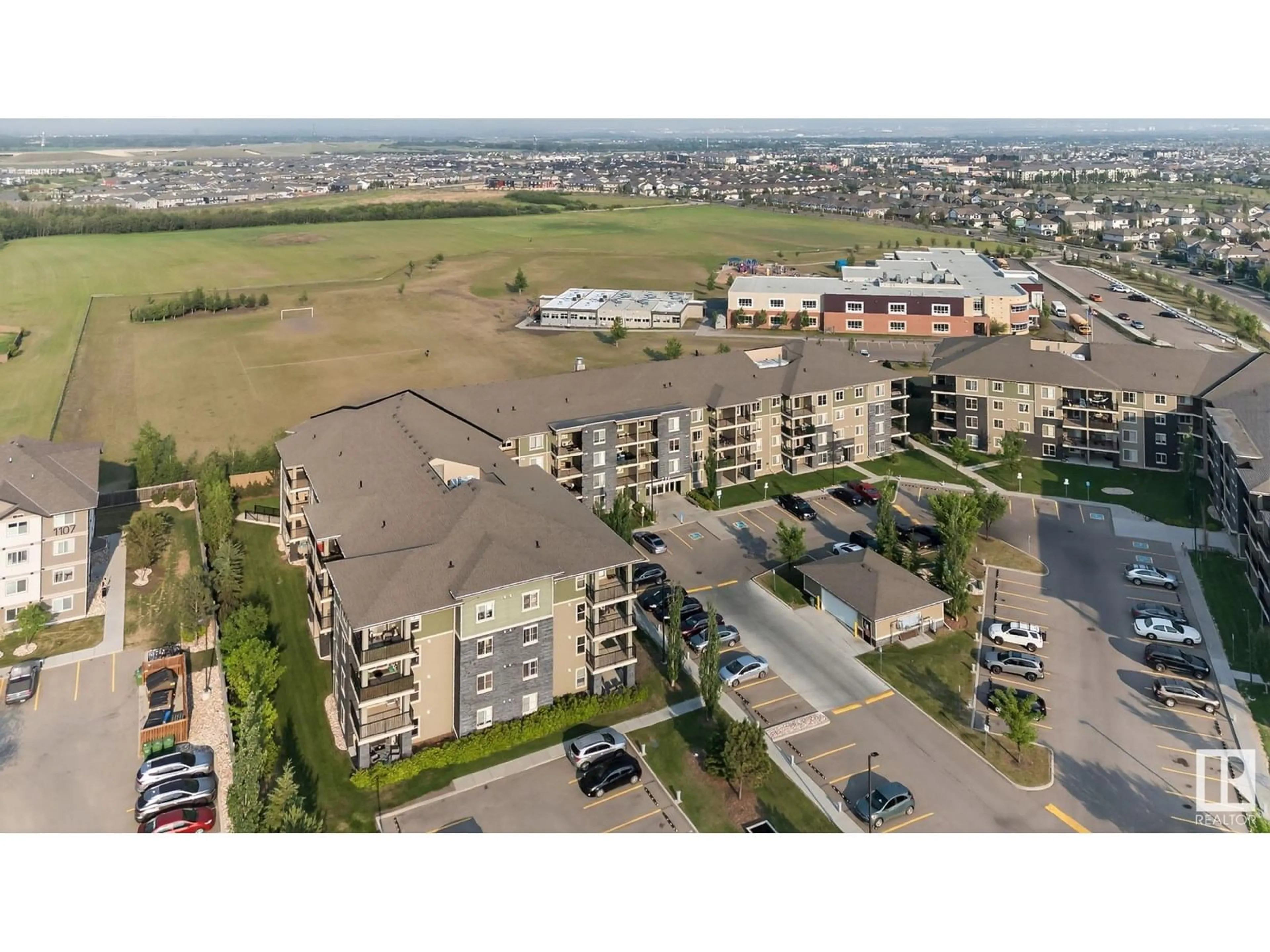 A pic from outside/outdoor area/front of a property/back of a property/a pic from drone, unknown for 274 - 422 MCCONACHIE DR, Edmonton Alberta T5Y3N4