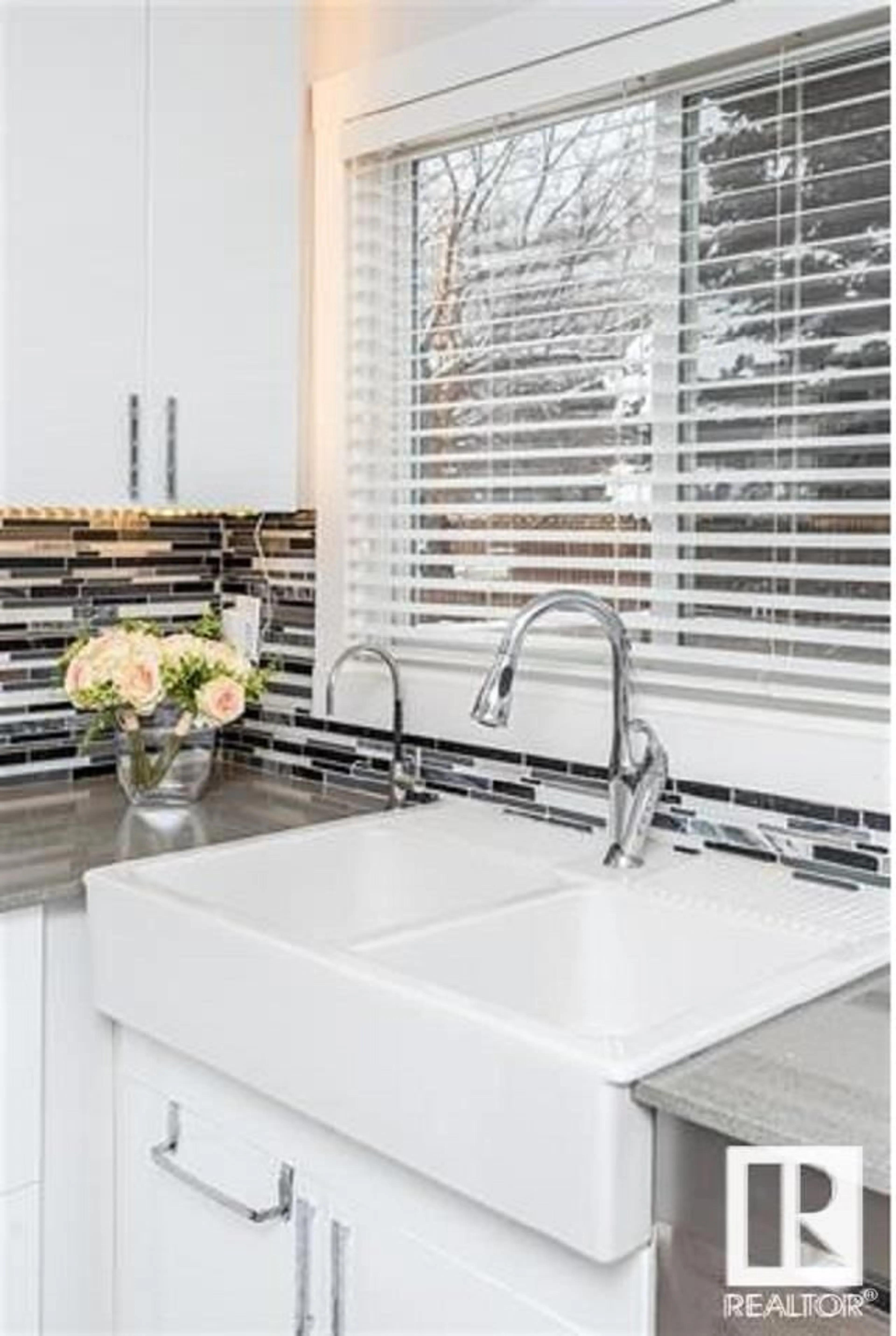 Contemporary bathroom, ceramic/tile floor for 87 GAINSBOROUGH AV, St. Albert Alberta T8N1Z5