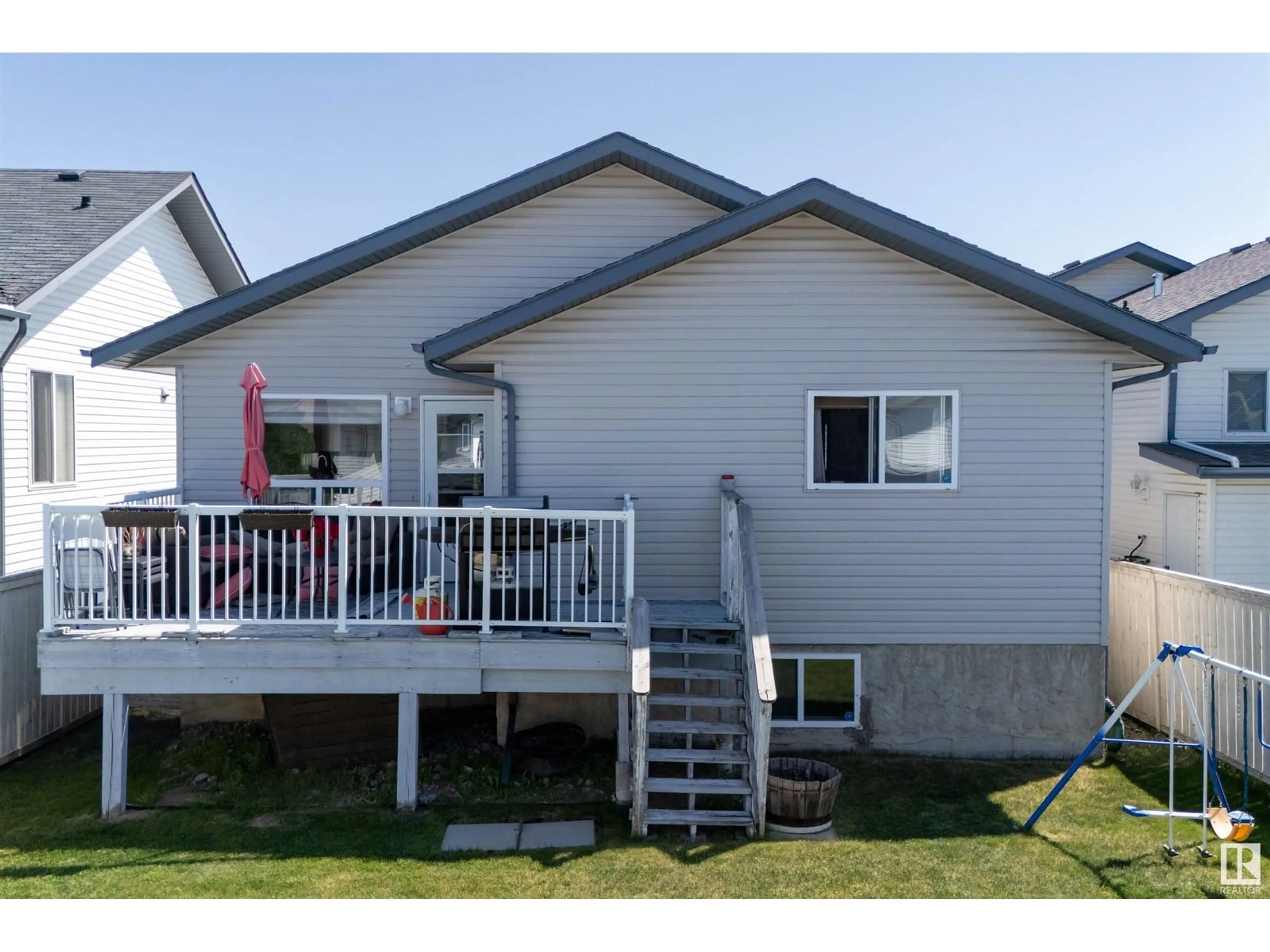 Home with vinyl exterior material, unknown for 16532 67 ST, Edmonton Alberta T5Z3P7