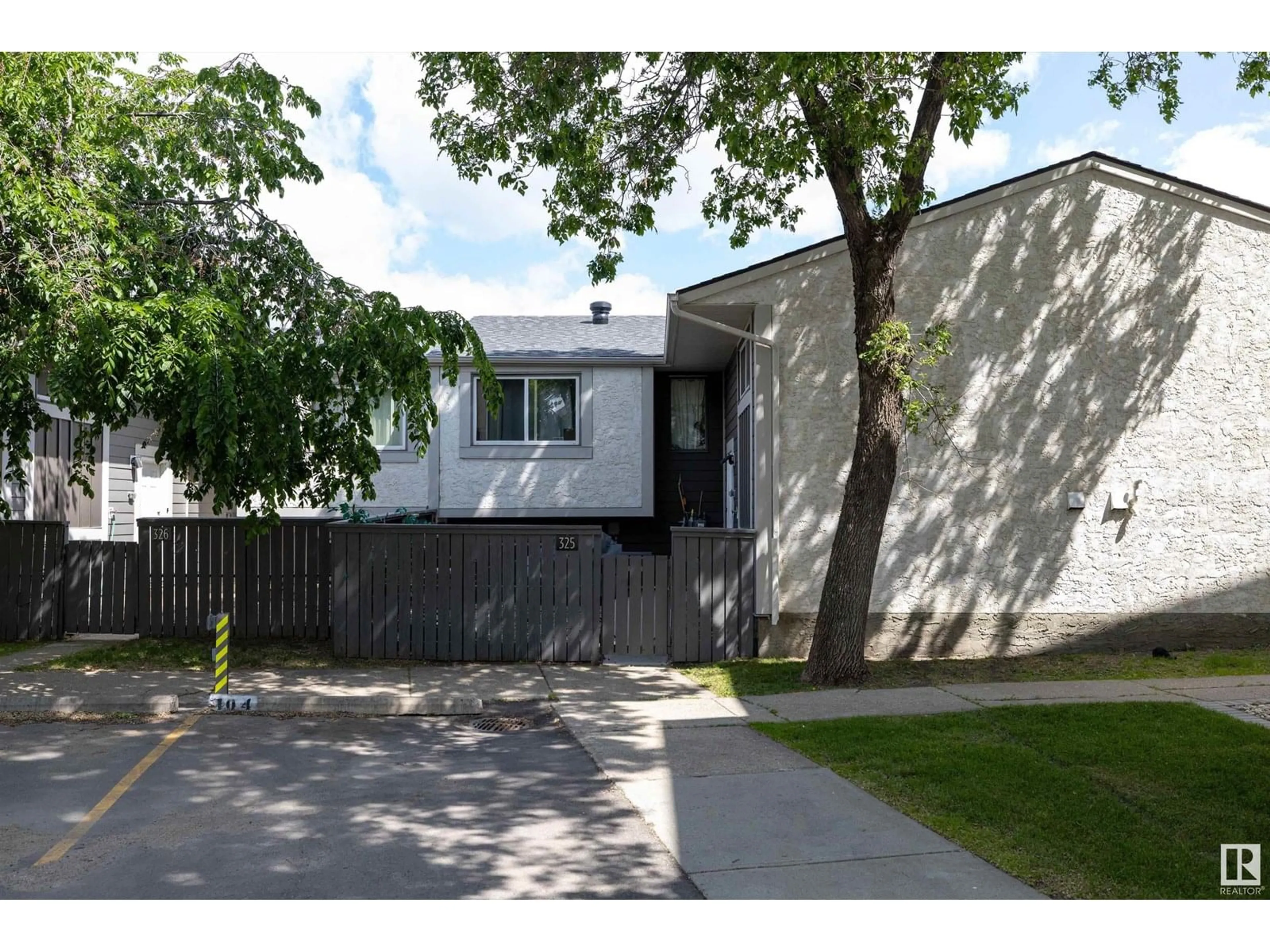 Unknown for 325 WILLOW CO NW, Edmonton Alberta T5T2K7