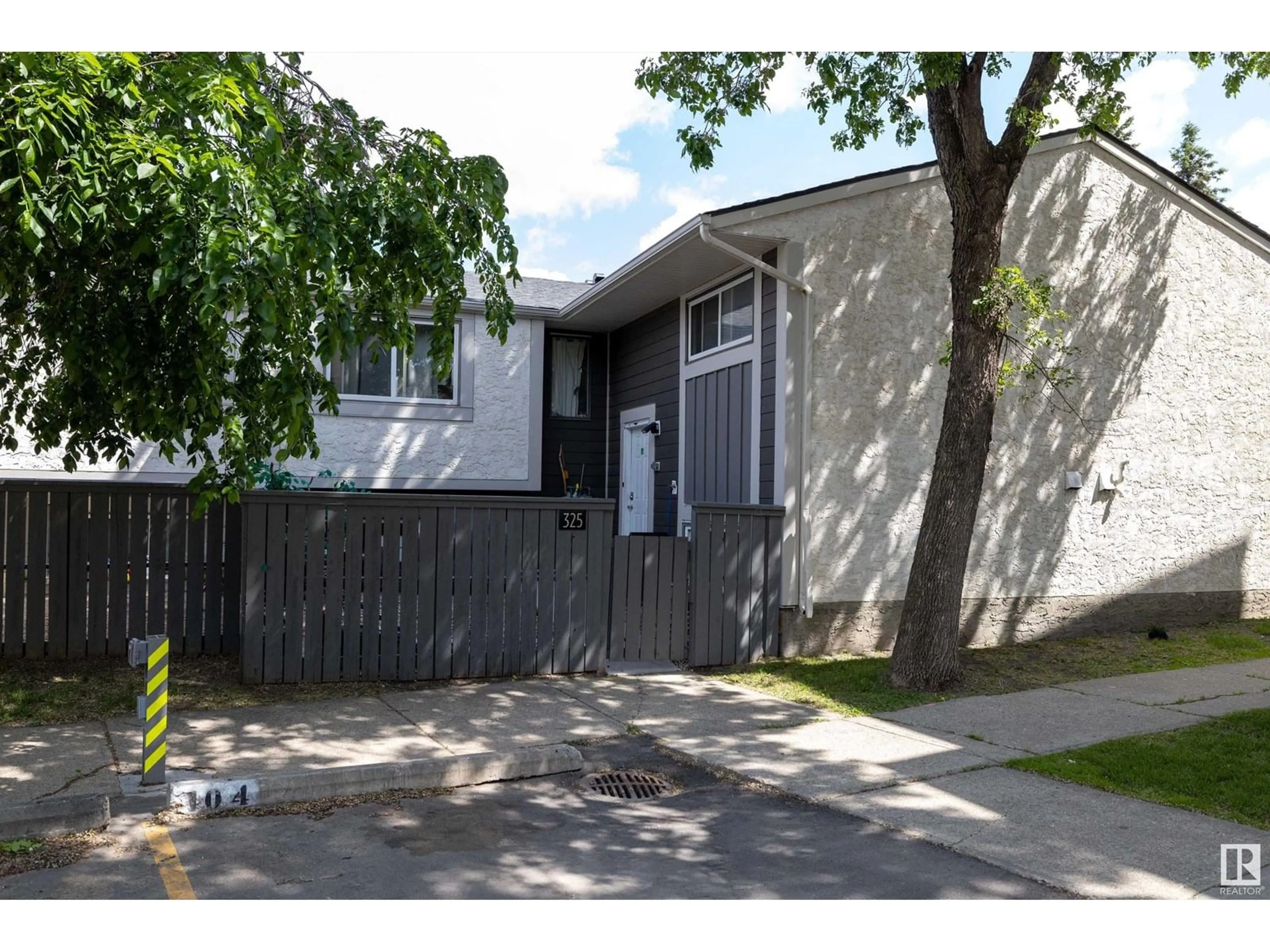 Unknown for 325 WILLOW CO NW, Edmonton Alberta T5T2K7