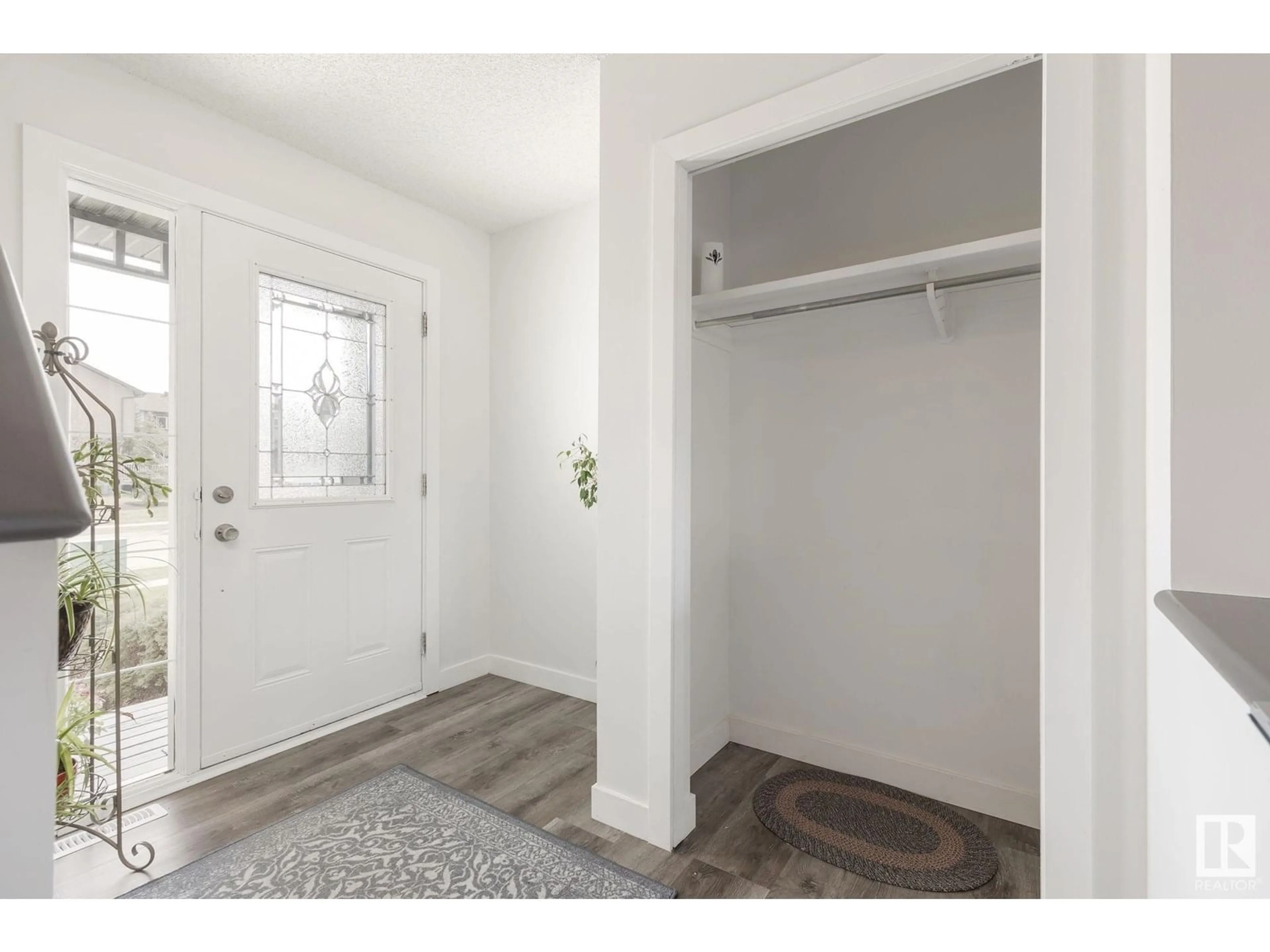 Indoor entryway for 94 RUE MONETTE, Beaumont Alberta T4X1T1