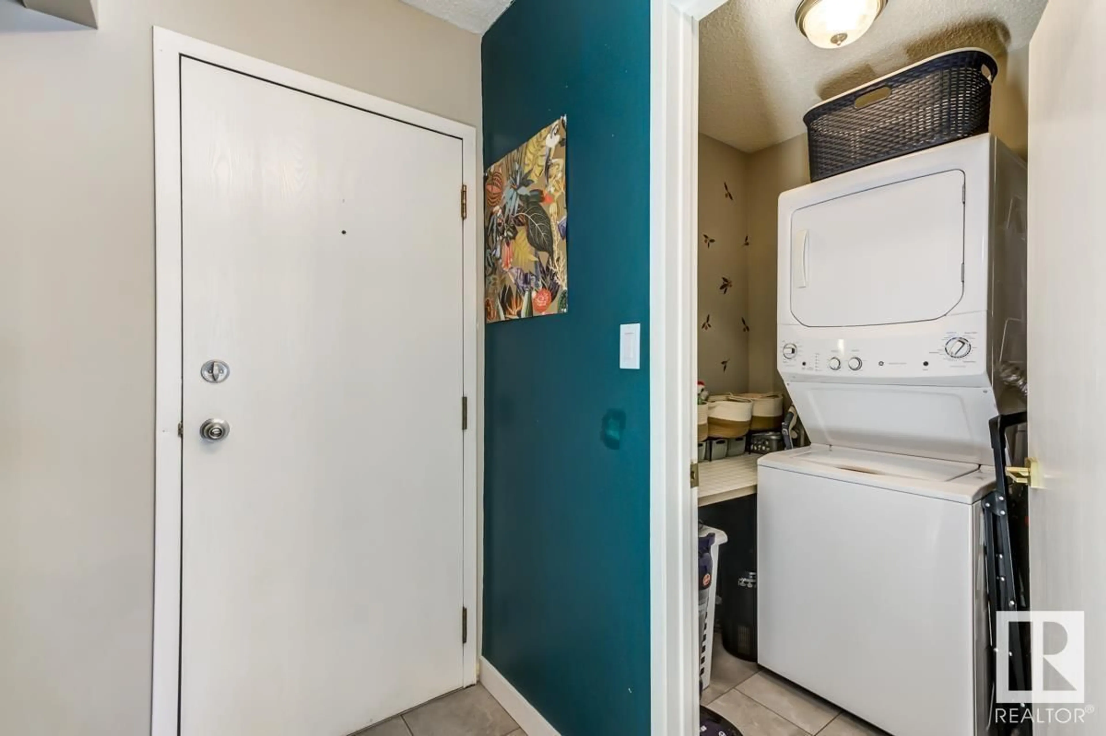 Unknown for 202 - 10432 76 AV, Edmonton Alberta T6E1L1