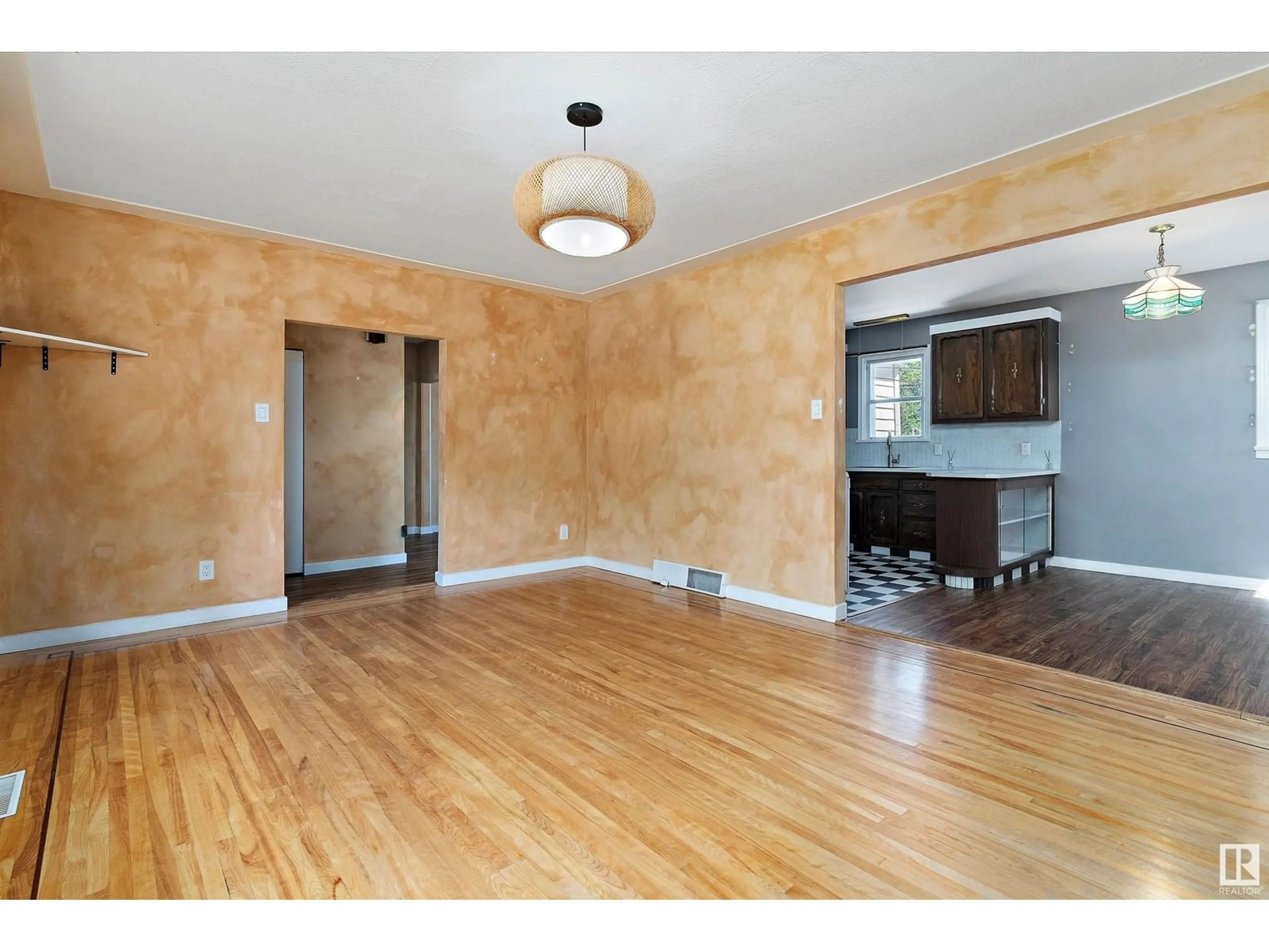 A pic of a room for 12001 49 ST, Edmonton Alberta T5W3A3