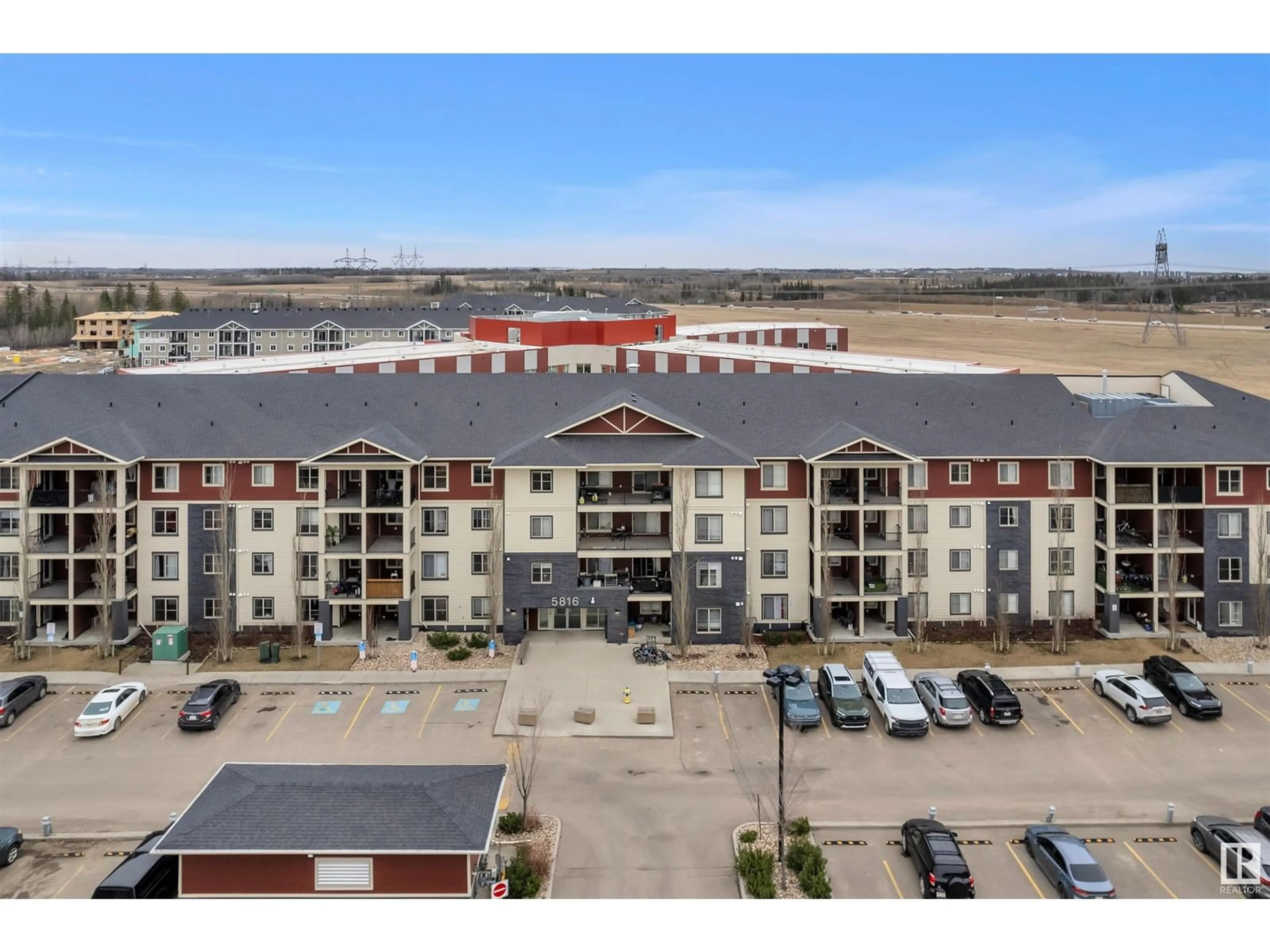 A pic from outside/outdoor area/front of a property/back of a property/a pic from drone, building for 5816 - 116 MULLEN PL, Edmonton Alberta T6R0W3
