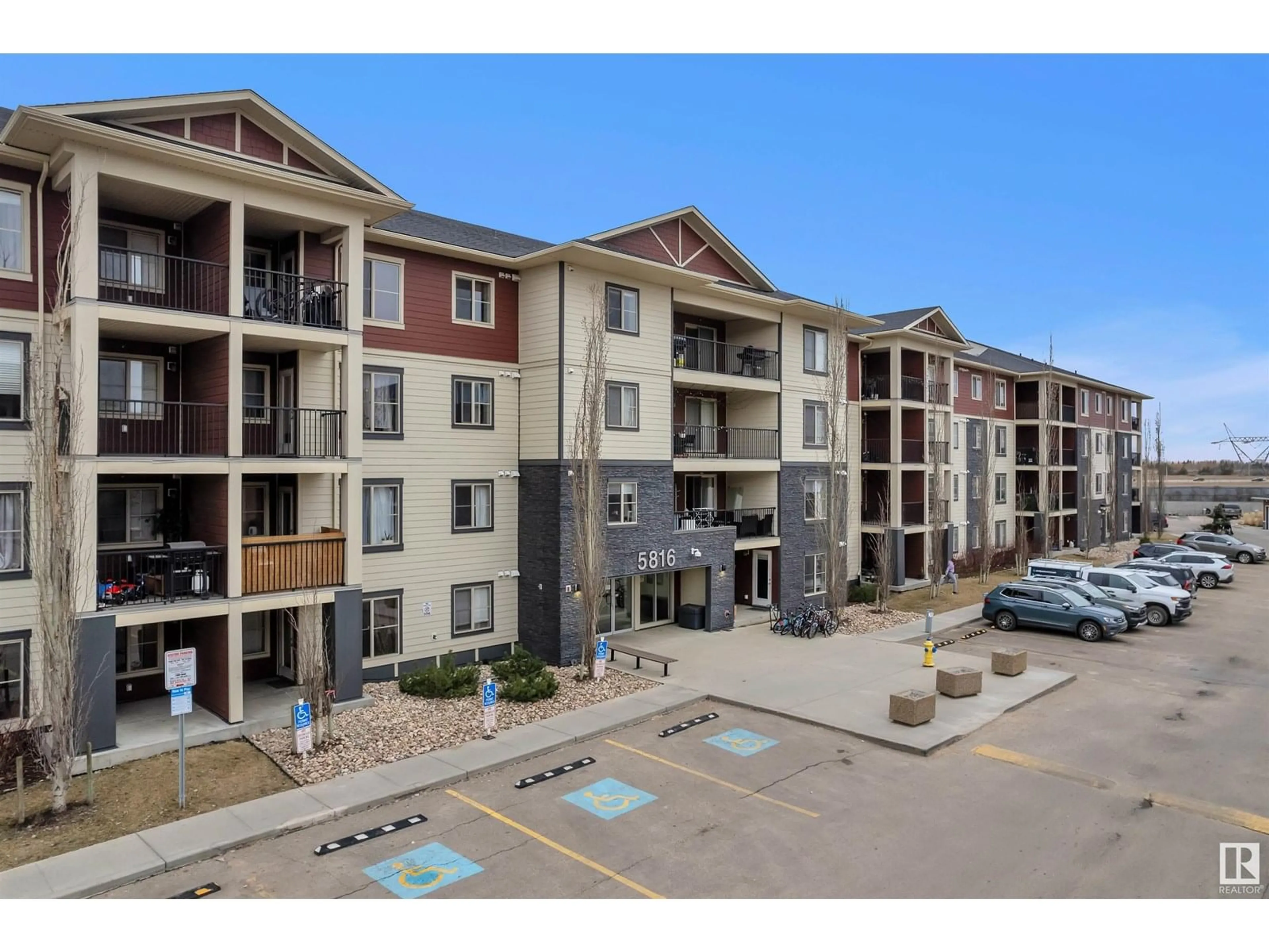 A pic from outside/outdoor area/front of a property/back of a property/a pic from drone, unknown for 5816 - 116 MULLEN PL, Edmonton Alberta T6R0W3