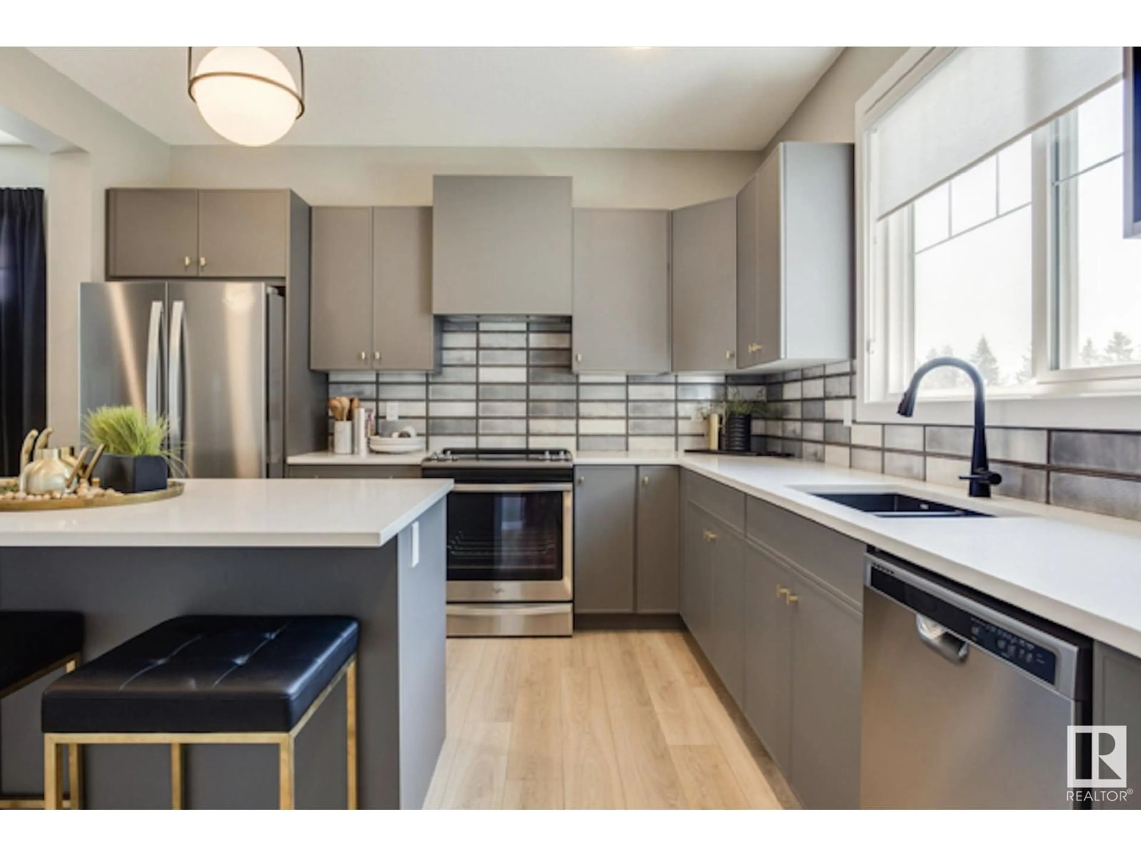 Contemporary kitchen, ceramic/tile floor for 7016 54 AV, Beaumont Alberta T4X2Z9