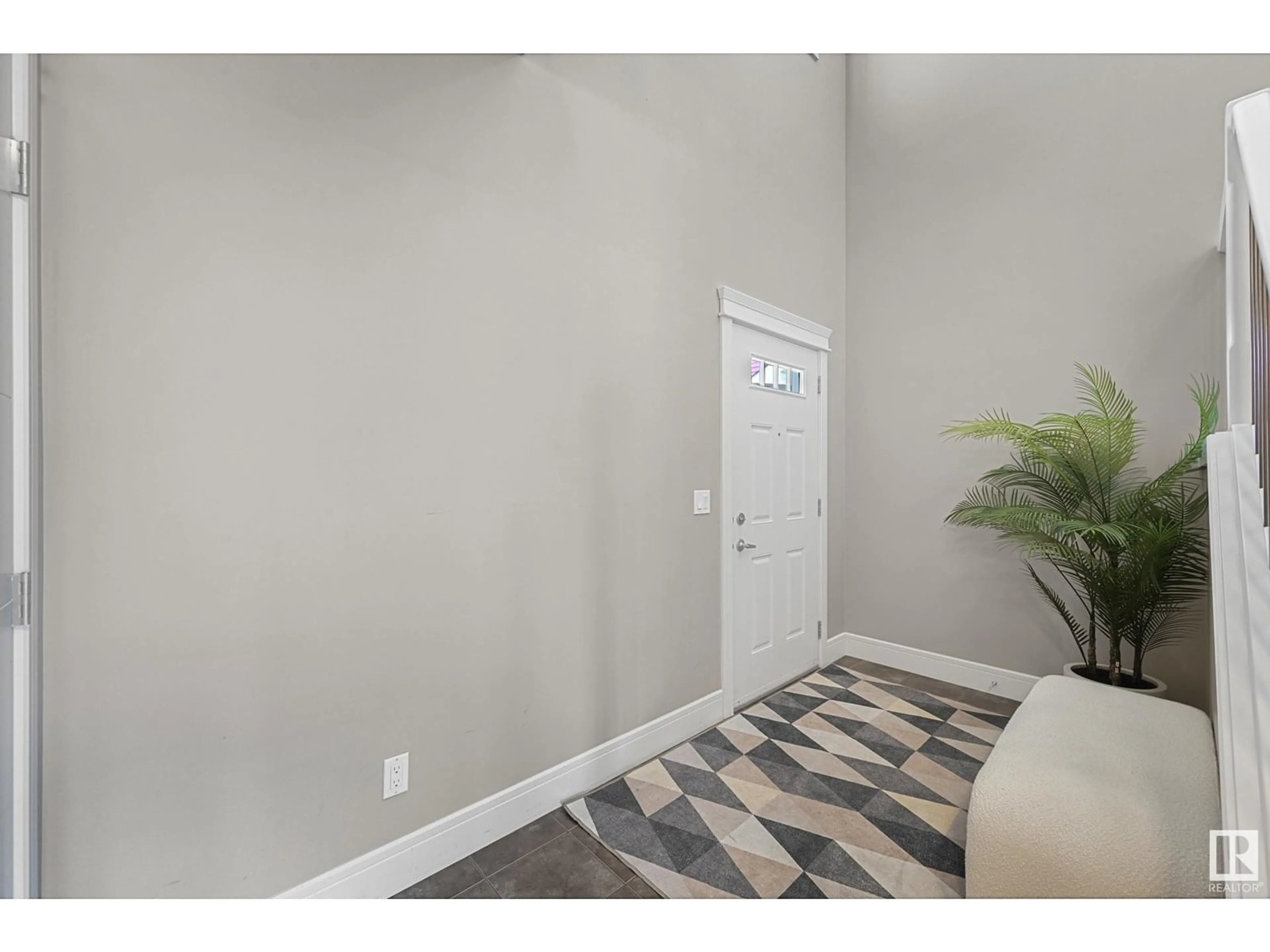 Indoor entryway for 4731 CRABAPPLE RUN RU SW, Edmonton Alberta T6X0Y7