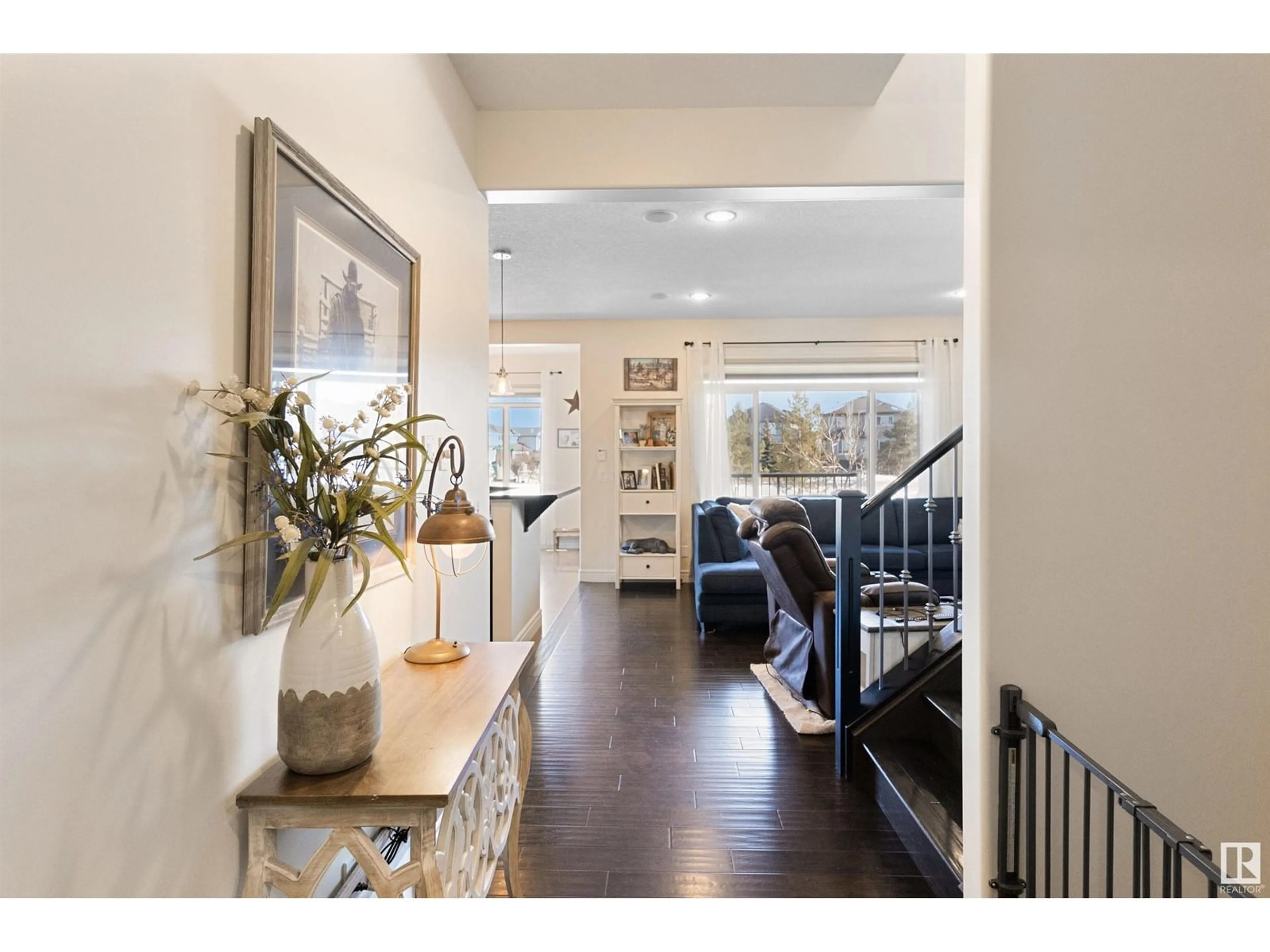 Indoor entryway for 70 CRANBERRY BN, Fort Saskatchewan Alberta T8L0K4