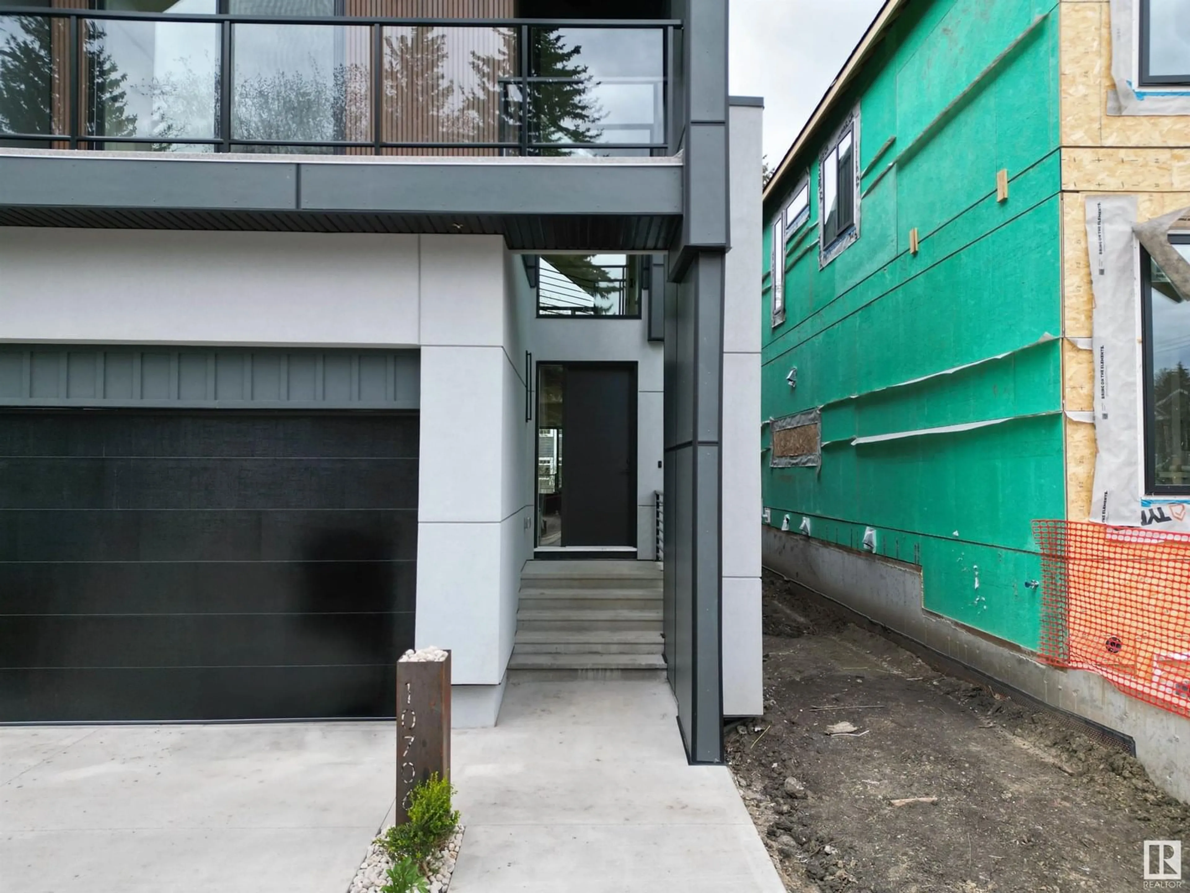 Unknown for 10706 59 AVE, Edmonton Alberta T6H4S7