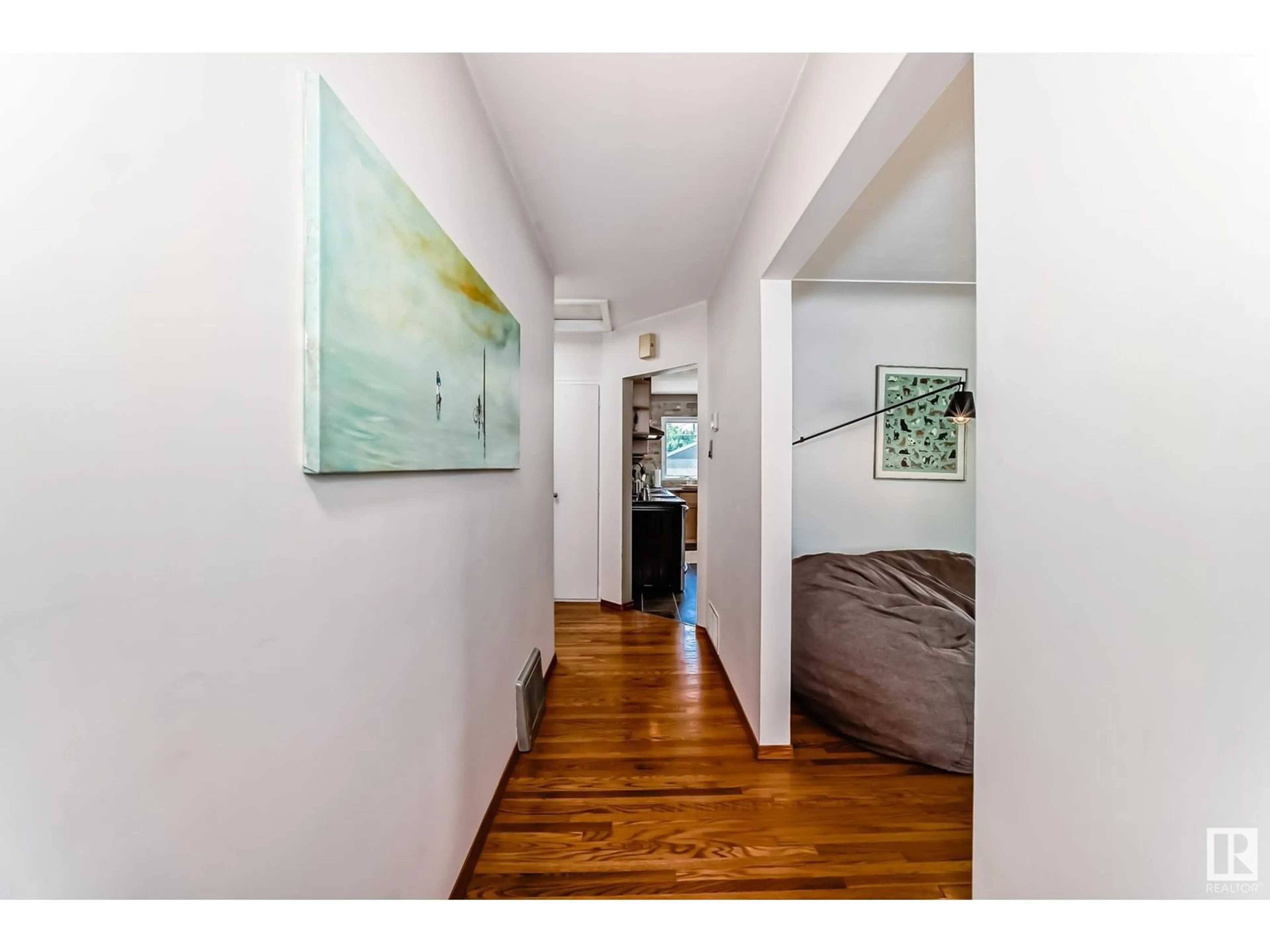 Indoor entryway for NW - 13335 110A AV, Edmonton Alberta T5M2M6