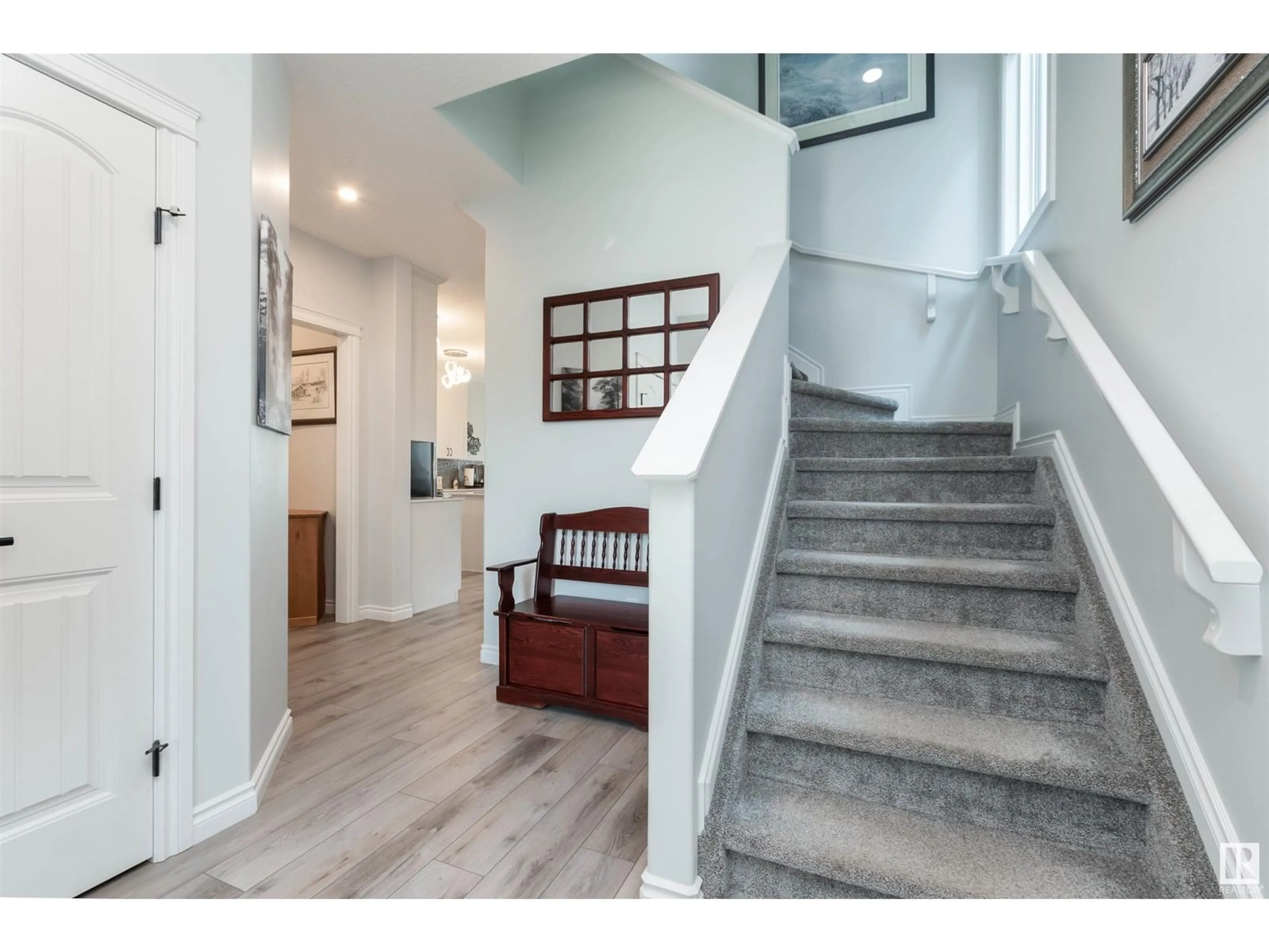 Indoor entryway for 145 SUMAC LN, Sherwood Park Alberta T8H1Z9