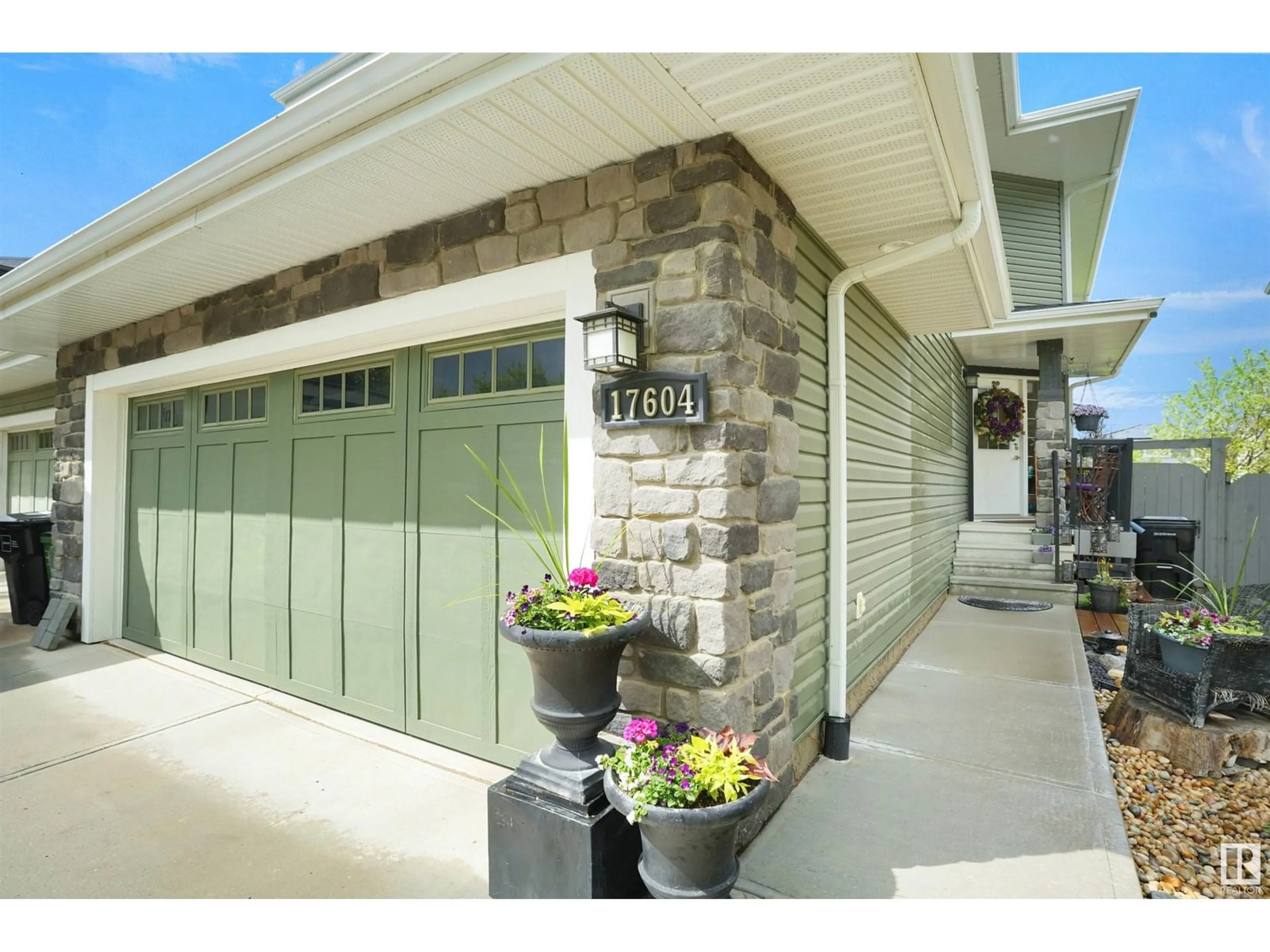 Unknown for 17604 10 AV, Edmonton Alberta T6W1Z8