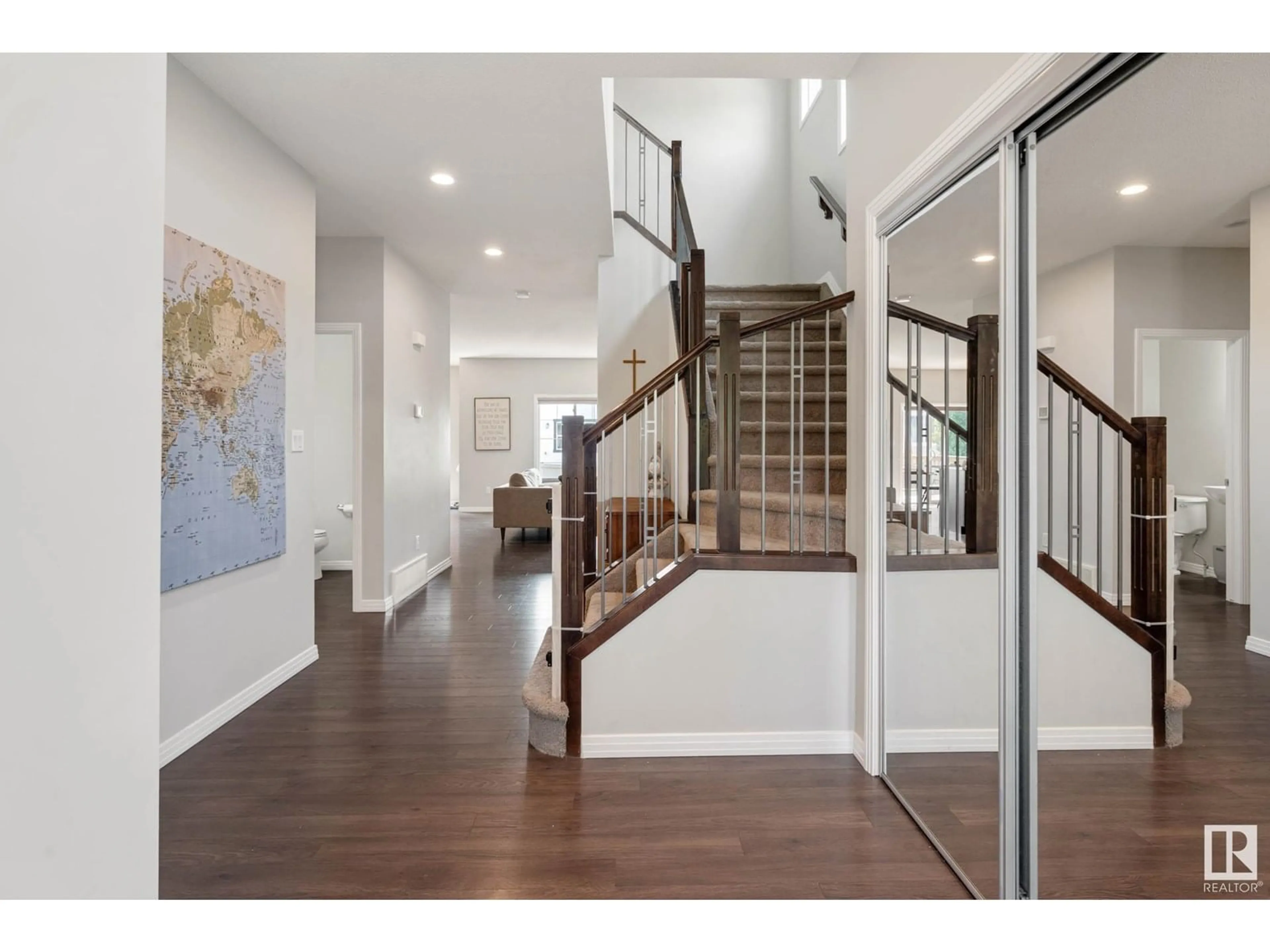 Indoor entryway for 379 REYNALDS CO, Leduc Alberta T9E0T2