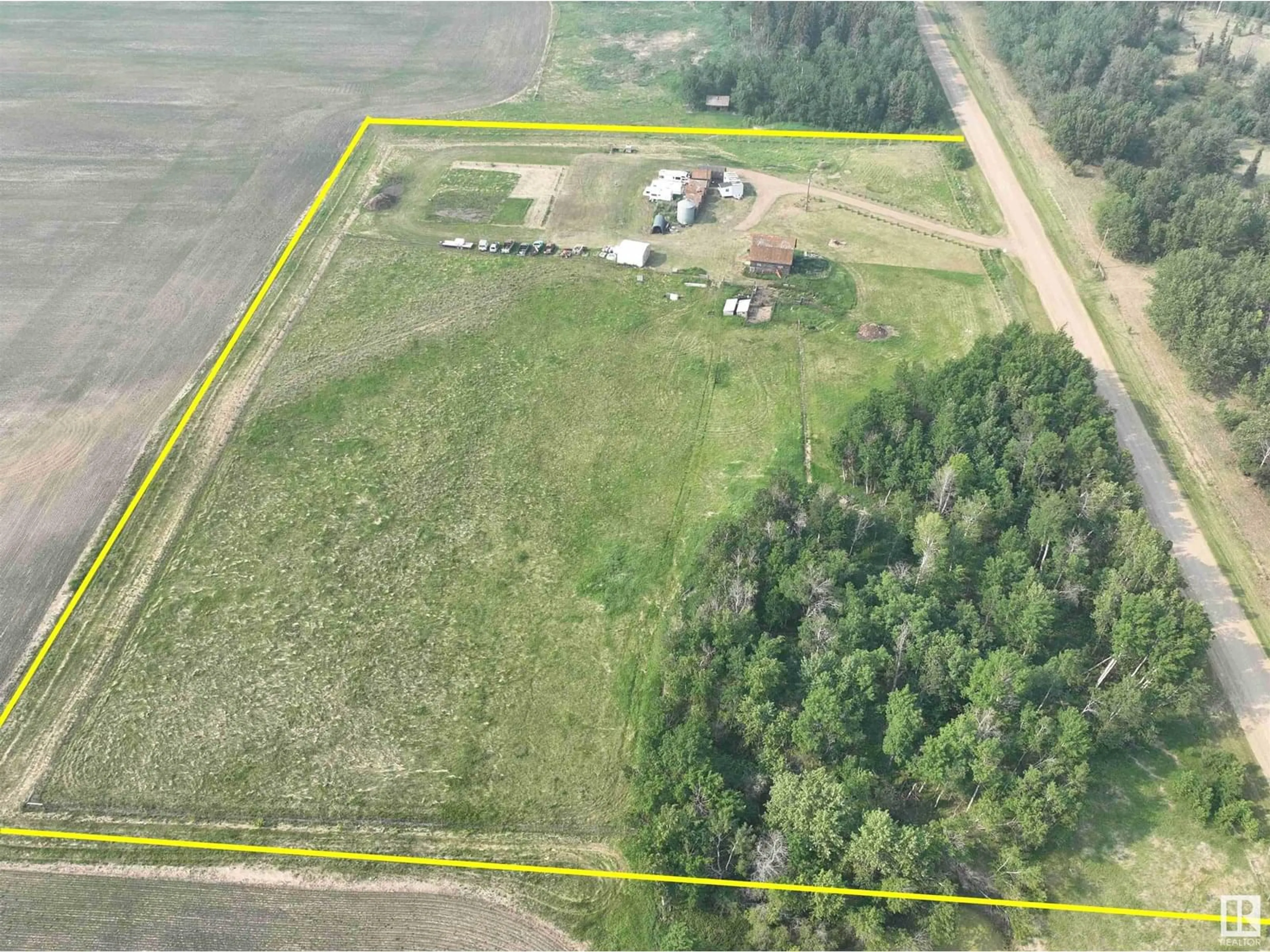 A pic from outside/outdoor area/front of a property/back of a property/a pic from drone, building for 62114 RR 213, Rural Thorhild County Alberta T0A2P0