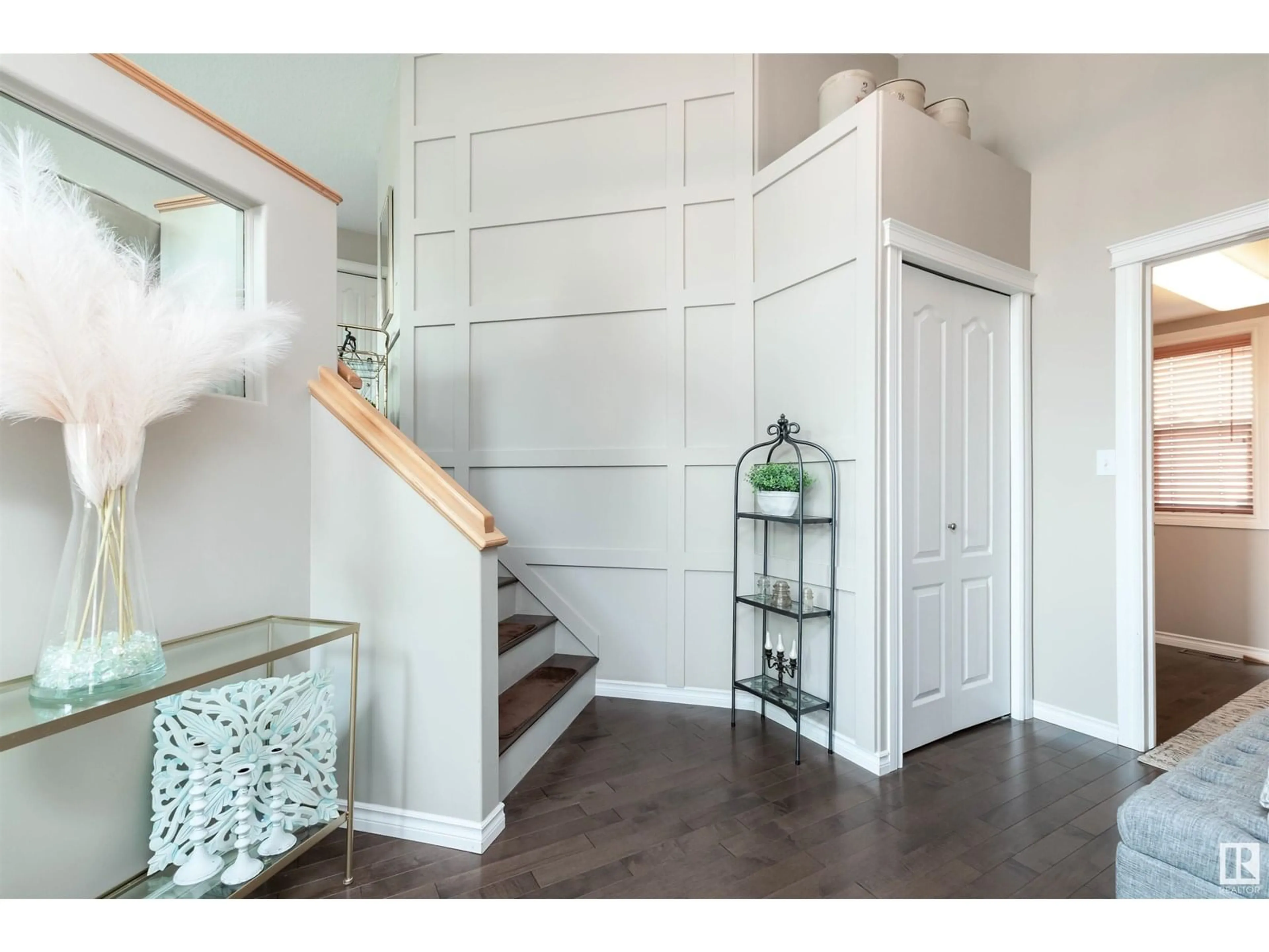 Indoor entryway for 23 RIDGELAND PT, Sherwood Park Alberta T8A6N5