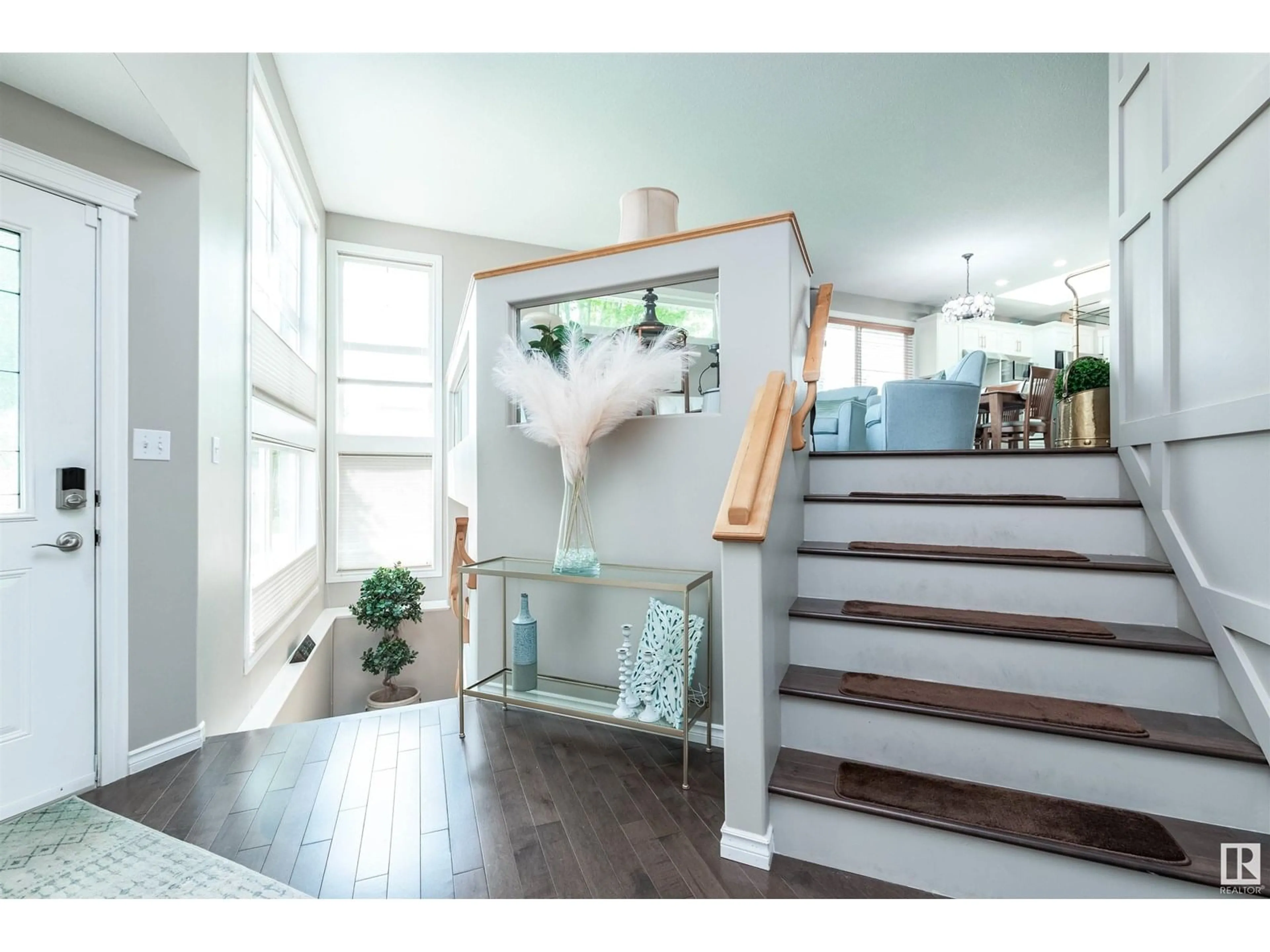 Indoor entryway for 23 RIDGELAND PT, Sherwood Park Alberta T8A6N5