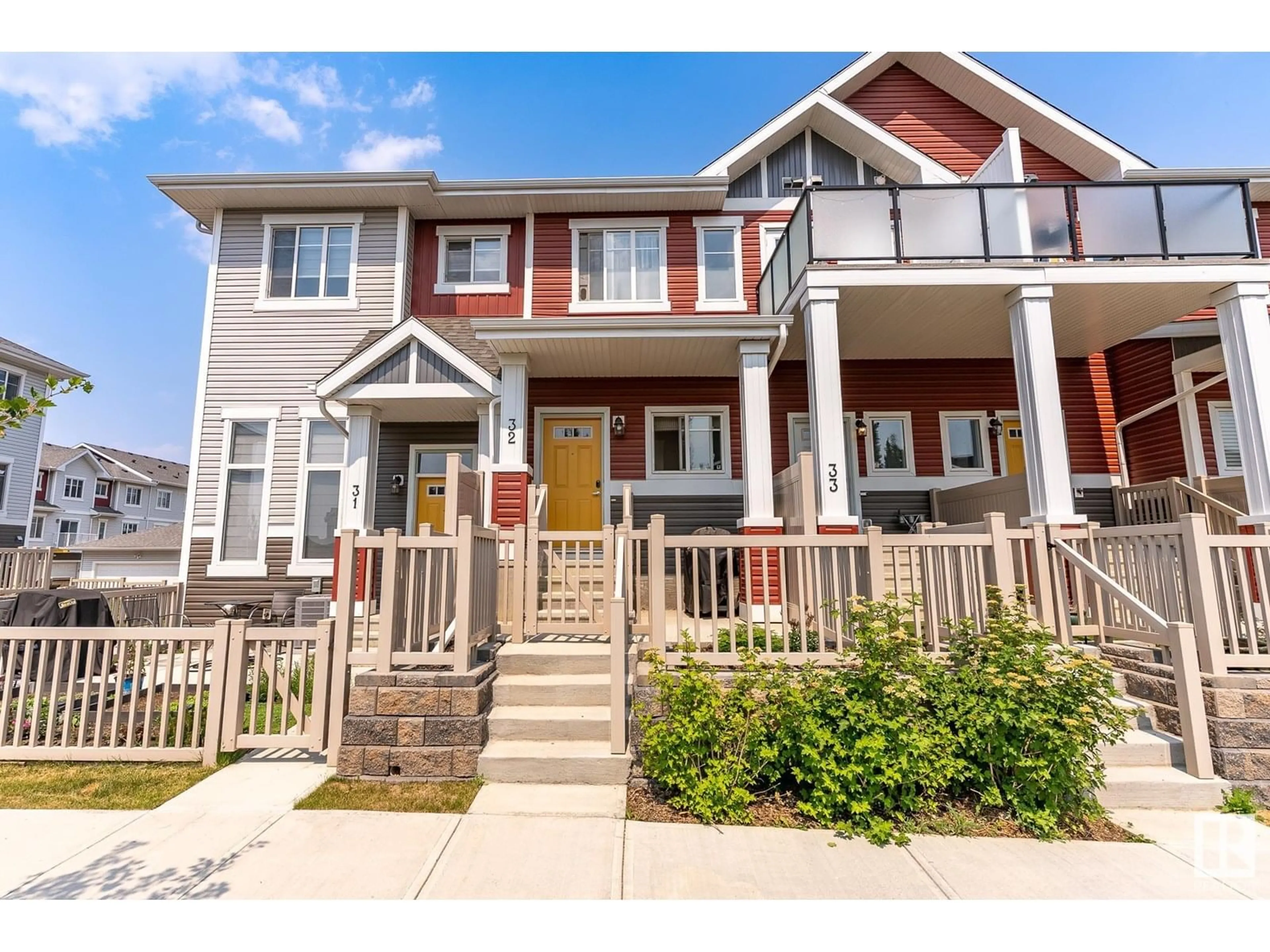 Home with vinyl exterior material, street for #32 - 2905 141 ST, Edmonton Alberta T6W3M4