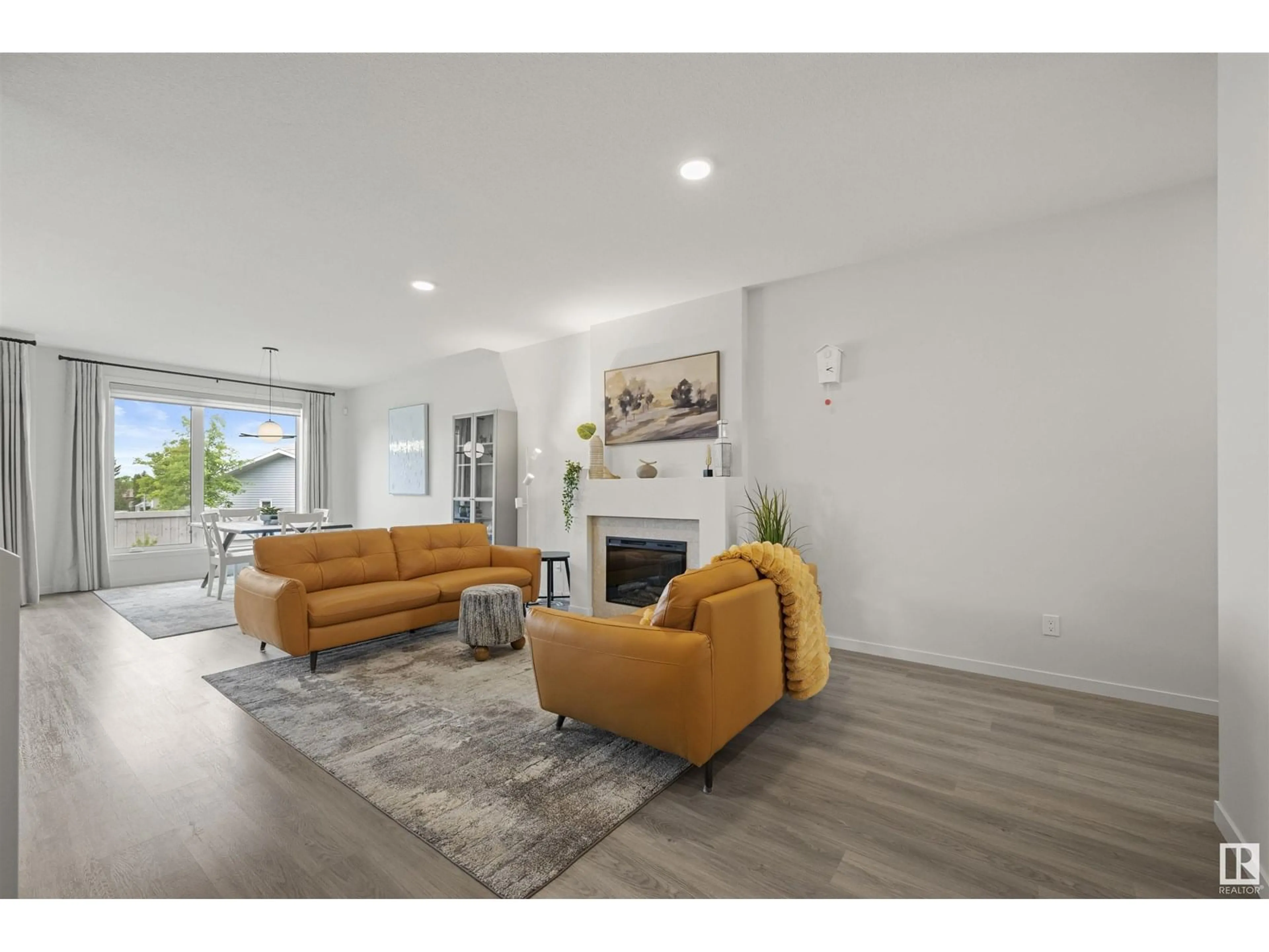 Living room with furniture, unknown for 63 ELSINORE PL, Edmonton Alberta T5X0M5