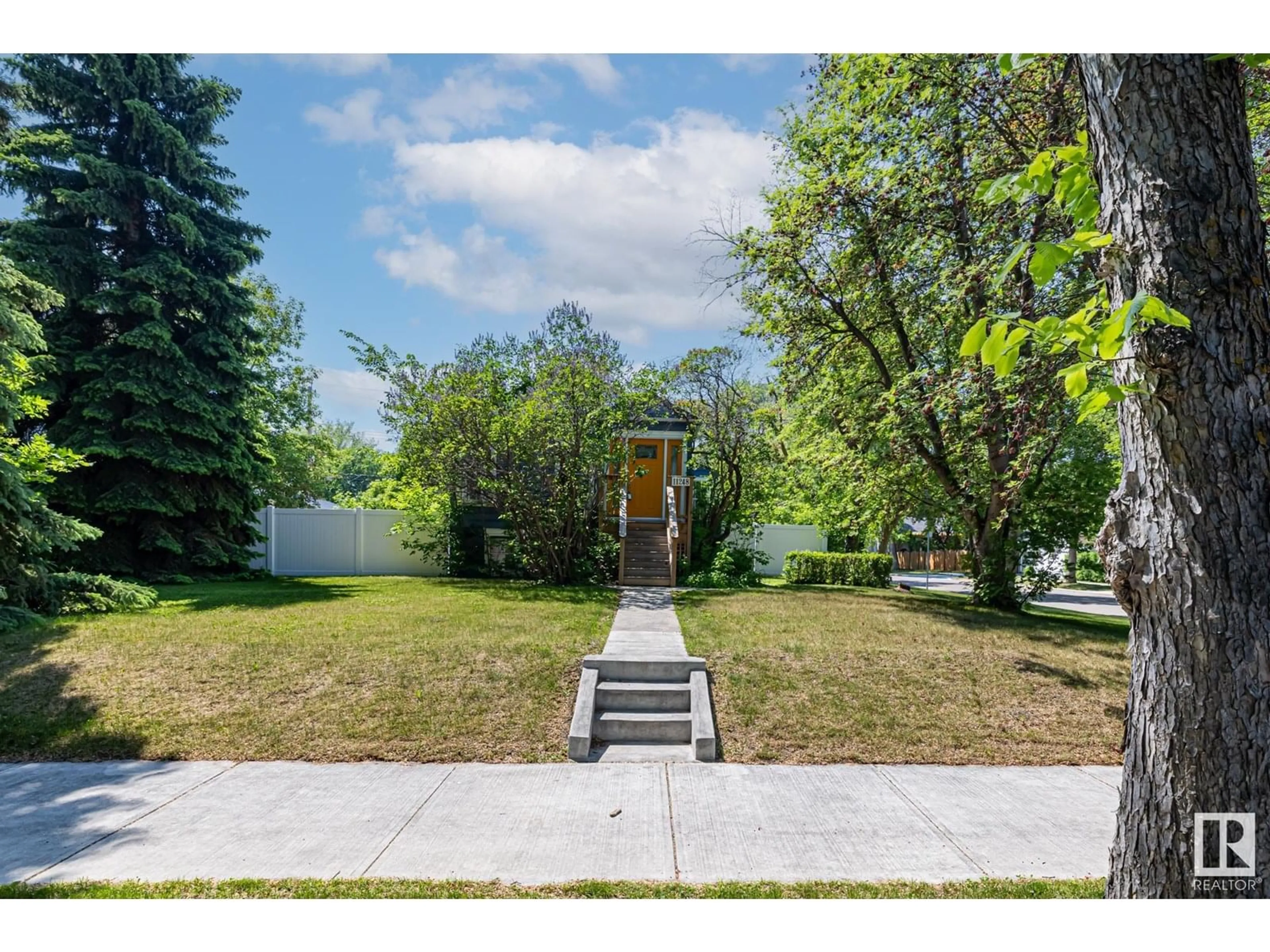 A pic from outside/outdoor area/front of a property/back of a property/a pic from drone, street for 11248 64 ST, Edmonton Alberta T5W4H3